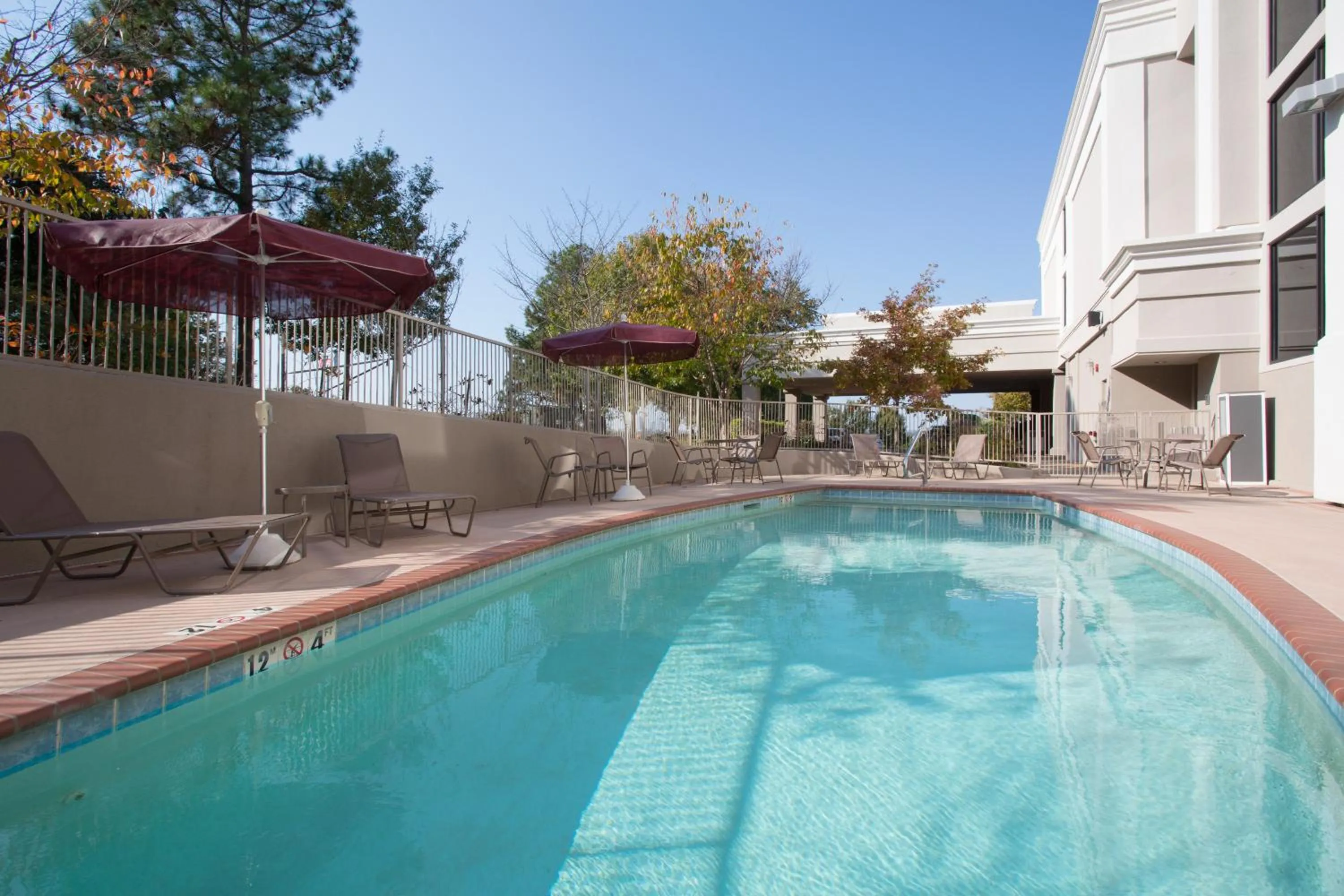 Swimming pool in Holiday Inn Little Rock-Airport-Conference Center by IHG