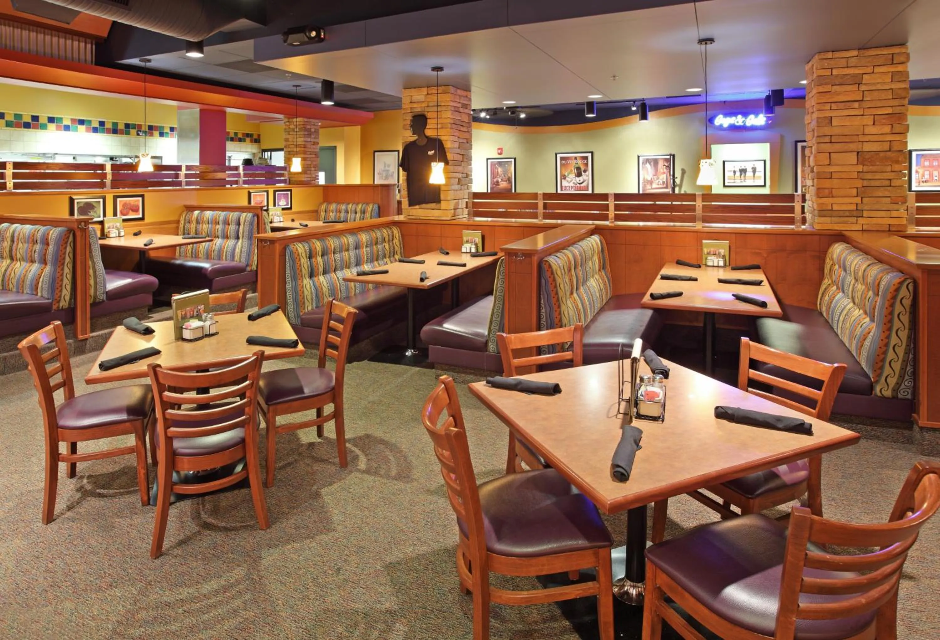 Restaurant/places to eat in Holiday Inn Little Rock-Airport-Conference Center by IHG