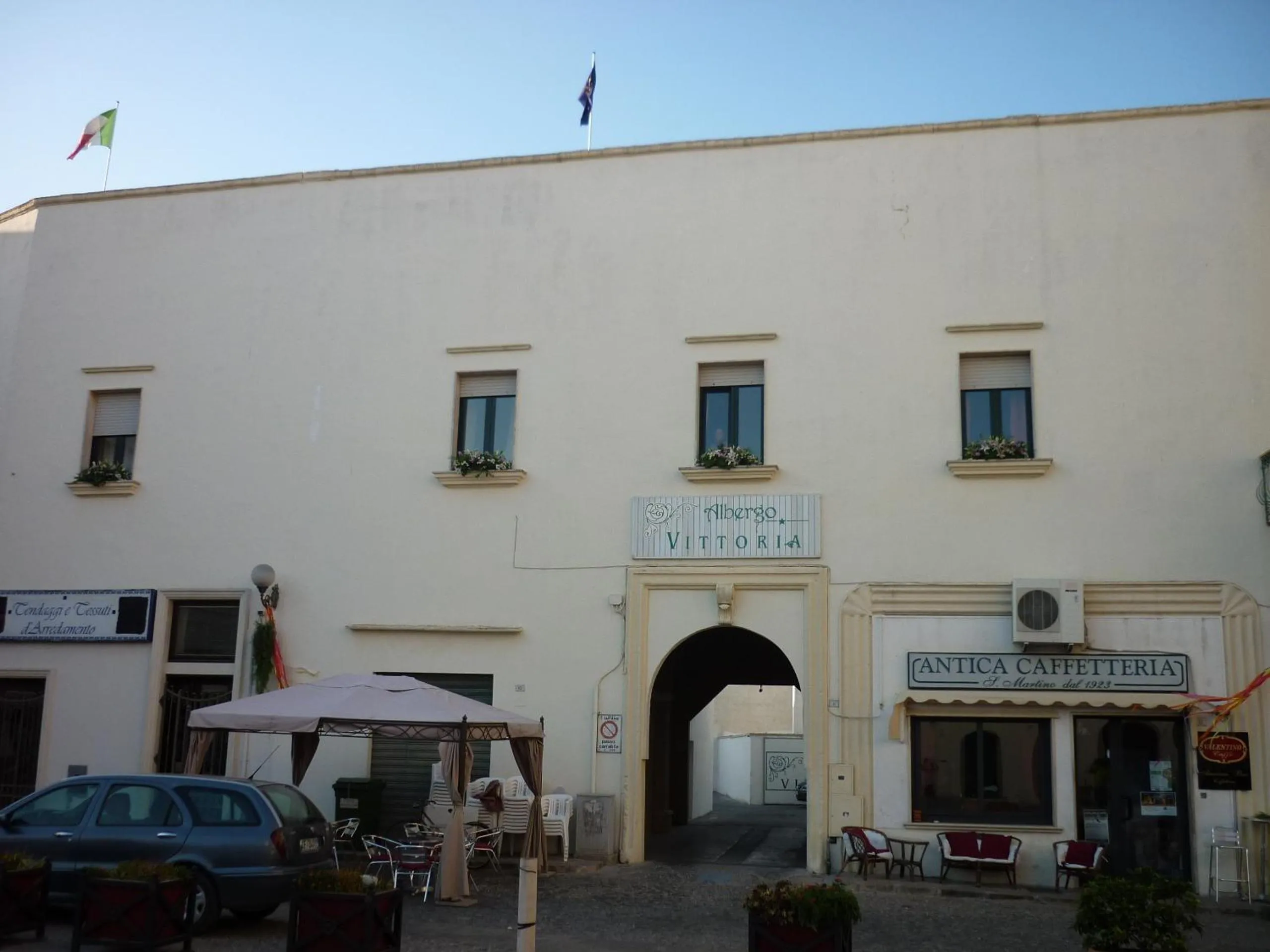 Facade/entrance in Albergo Vittoria