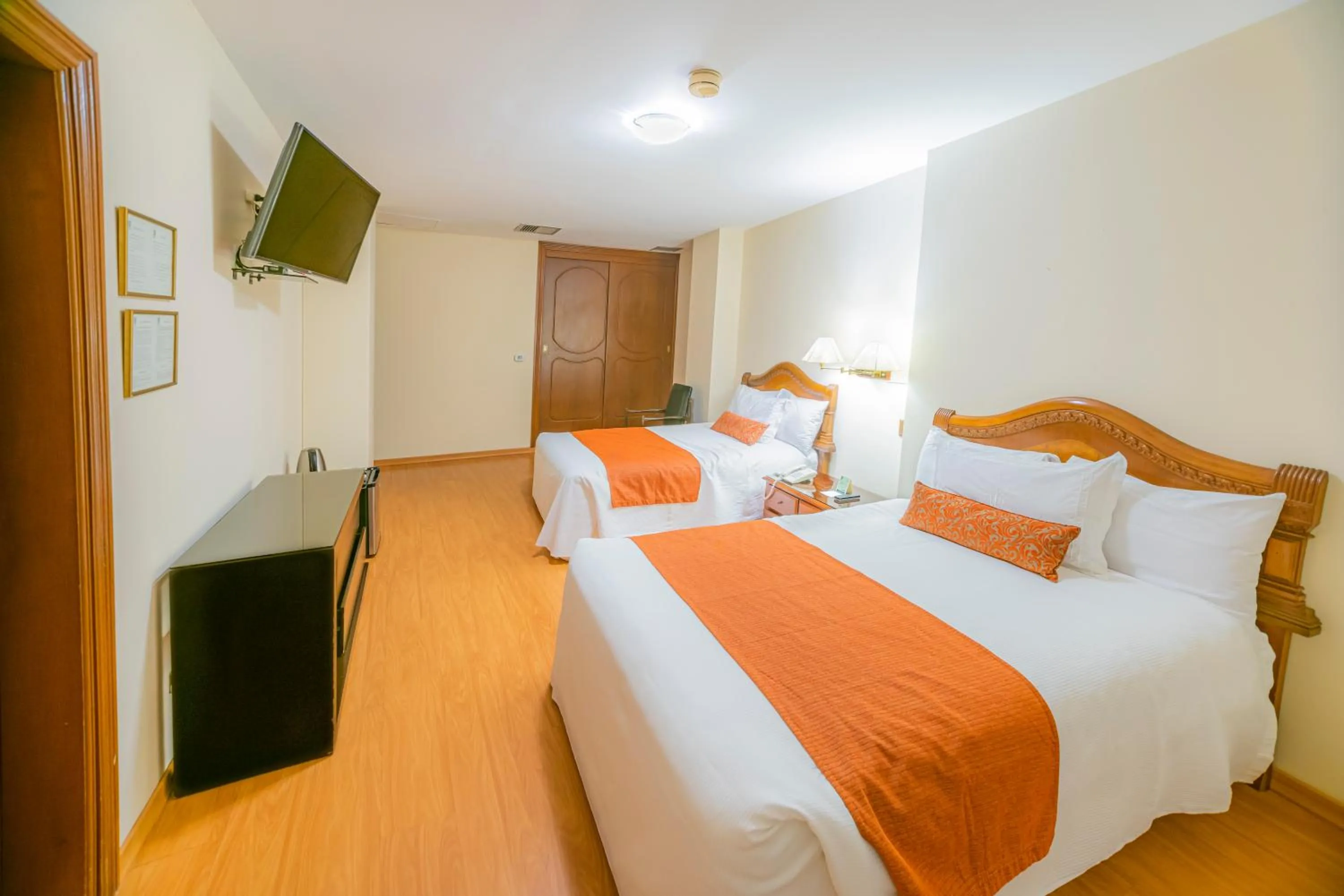 Bed in Miraflores Colon Hotel