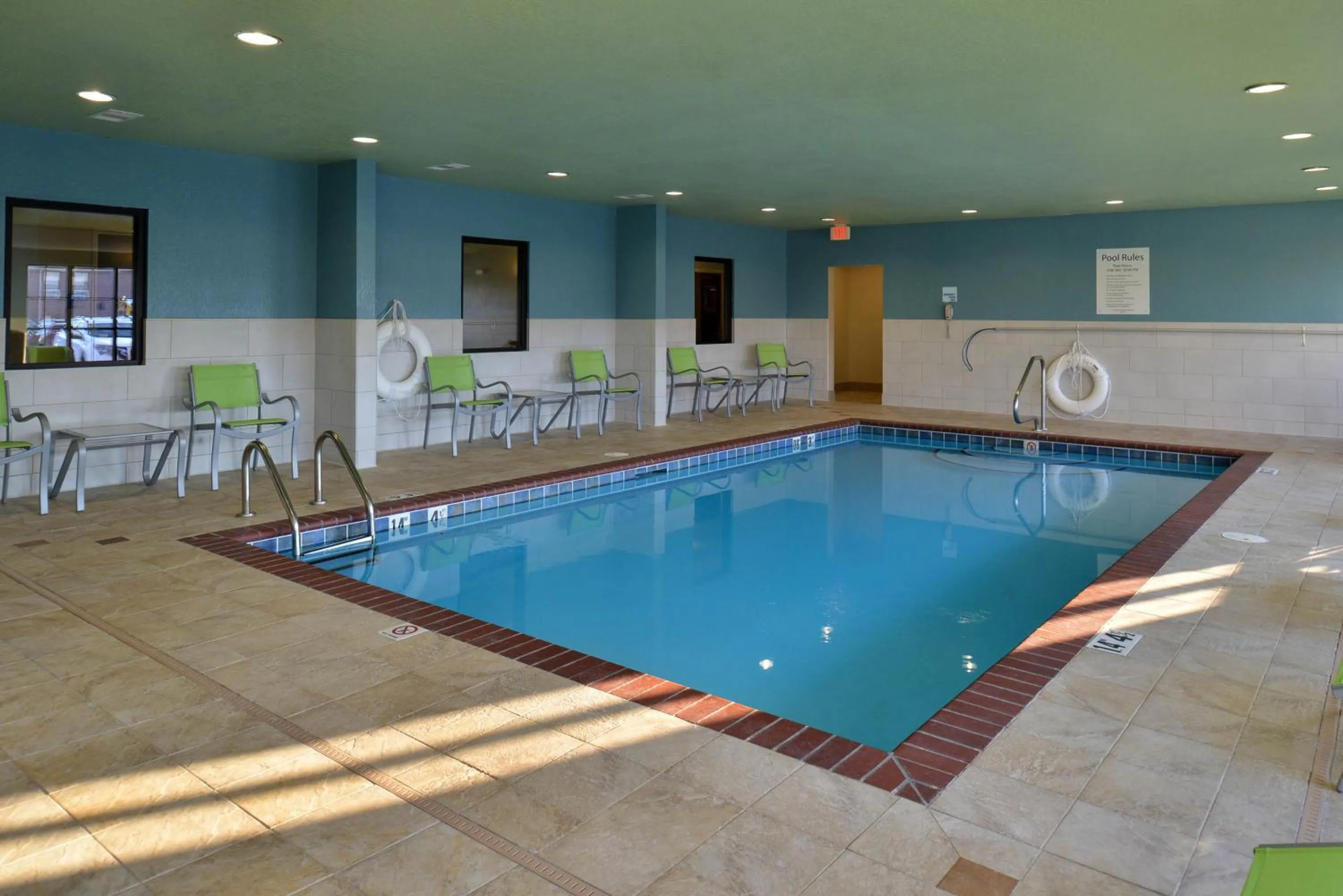 Swimming pool in Holiday Inn Express Hotel & Suites Lonoke I-40 by IHG