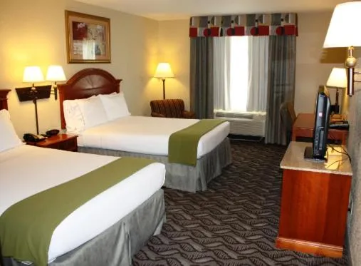 Bed in Holiday Inn Express Hotel & Suites Lonoke I-40 by IHG