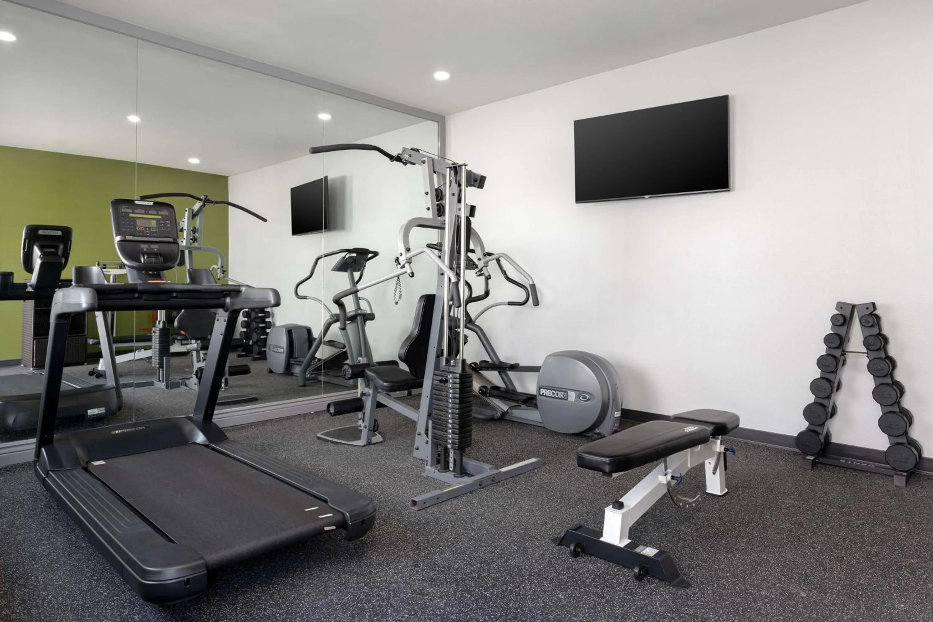 Fitness centre/facilities in Spark By Hilton Santa Nella
