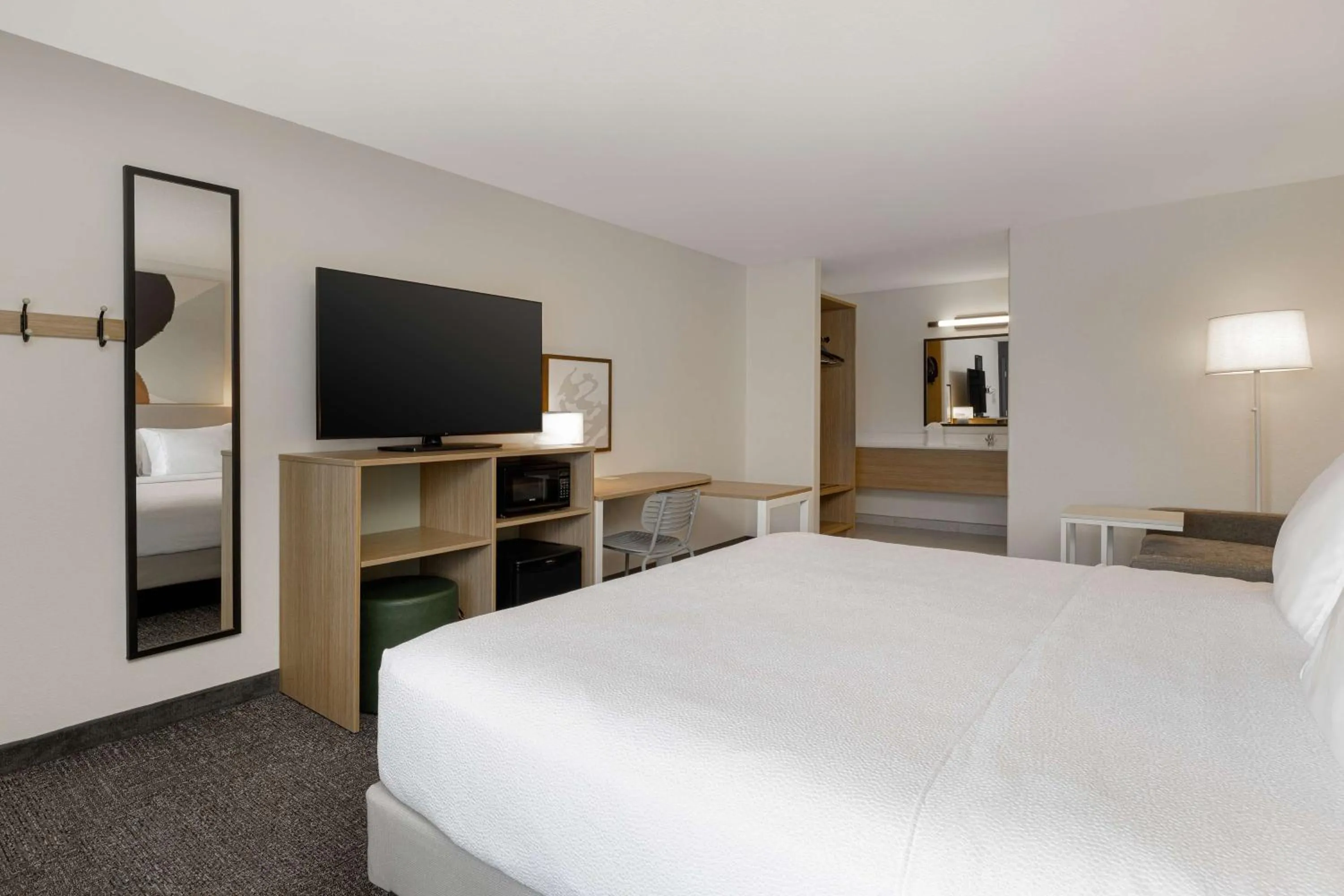 Bed in Spark By Hilton Santa Nella