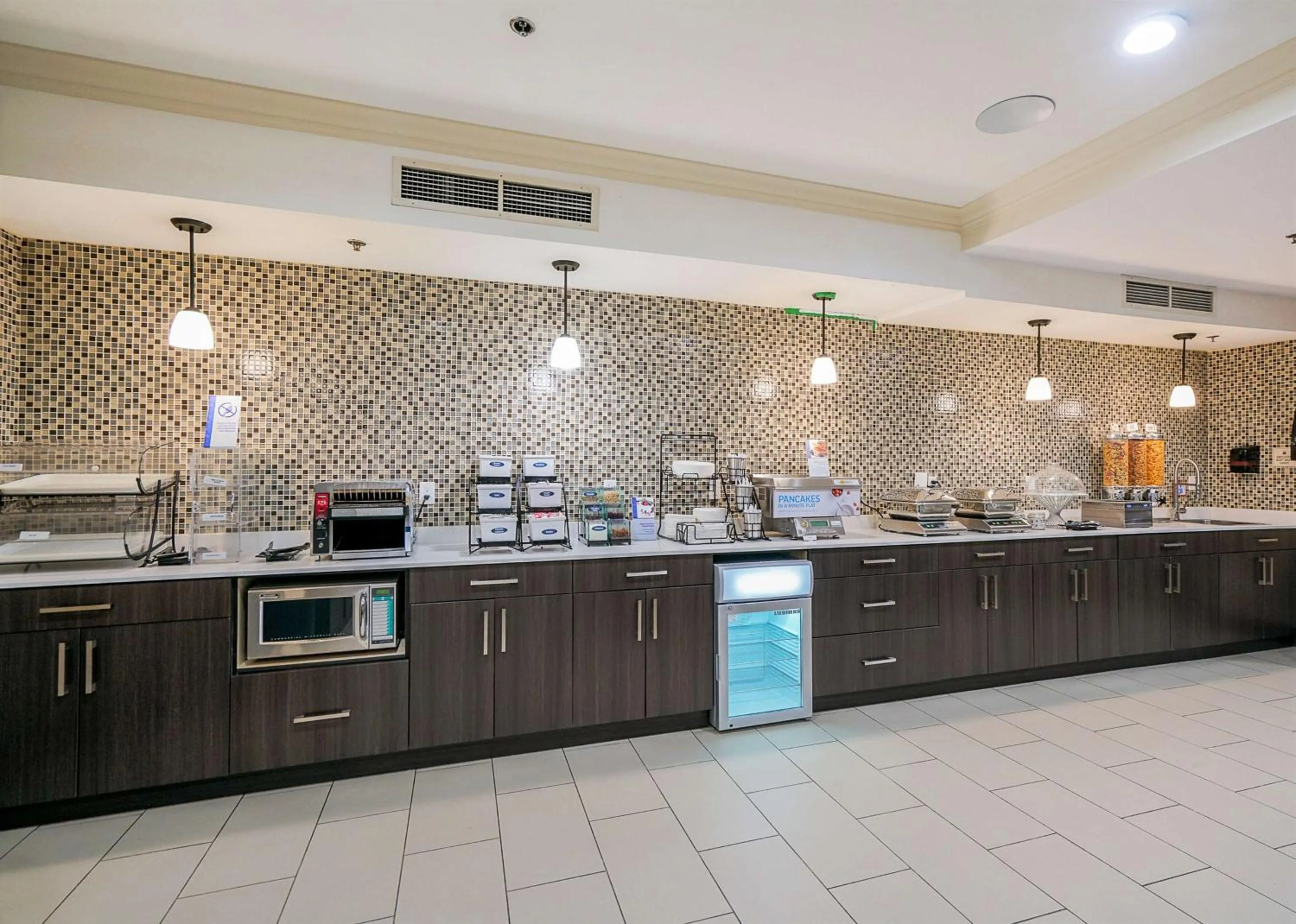 Restaurant/places to eat in Best Western Peace Arch Inn