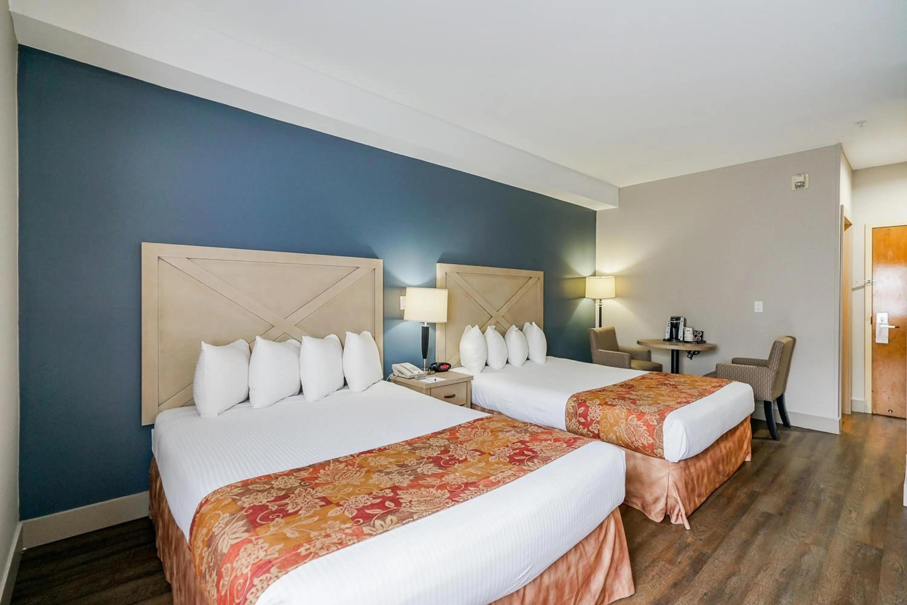 Bedroom, Bed in Best Western Peace Arch Inn