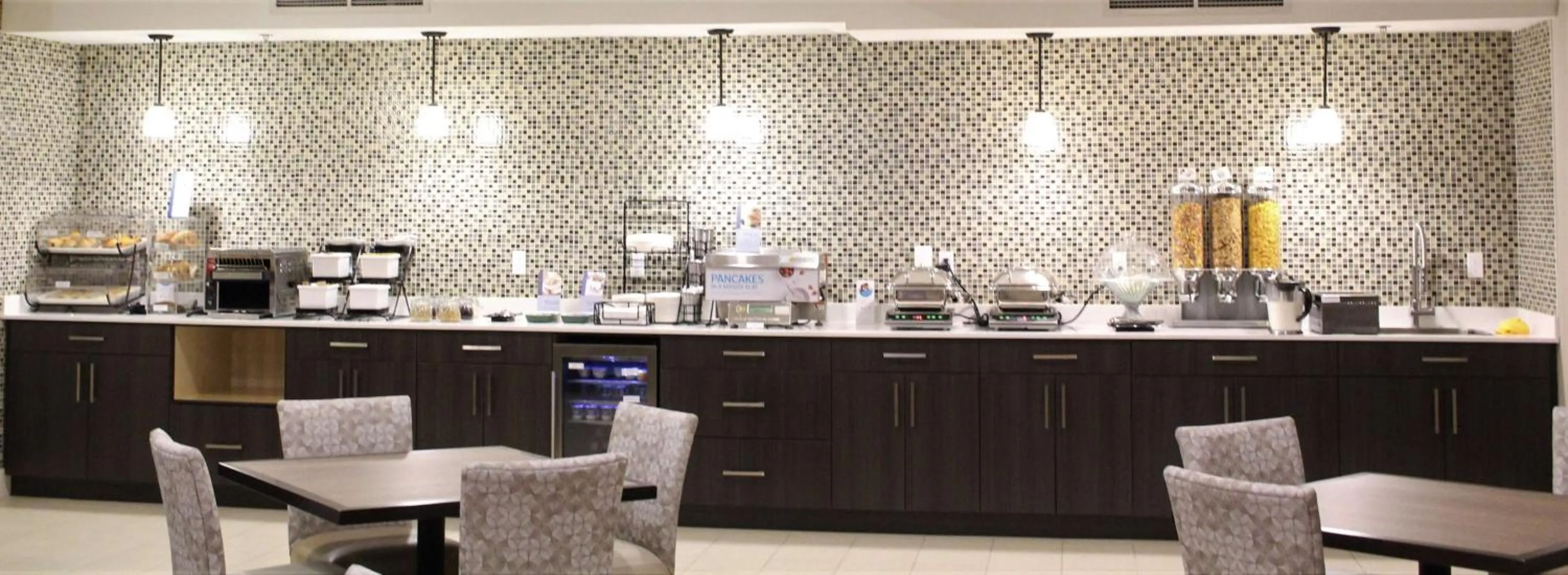 Restaurant/places to eat in Best Western Peace Arch Inn