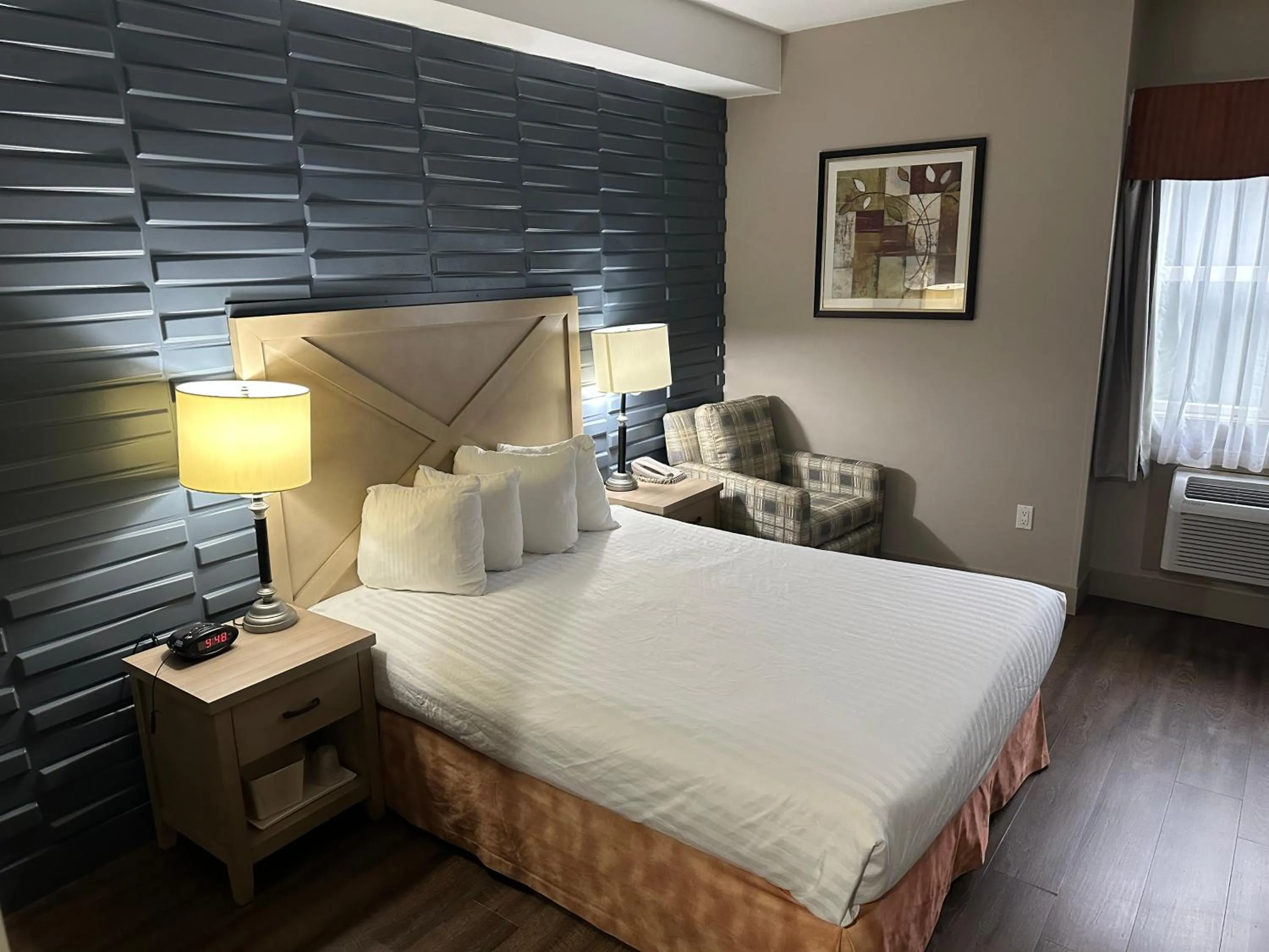 Bedroom, Bed in Best Western Peace Arch Inn