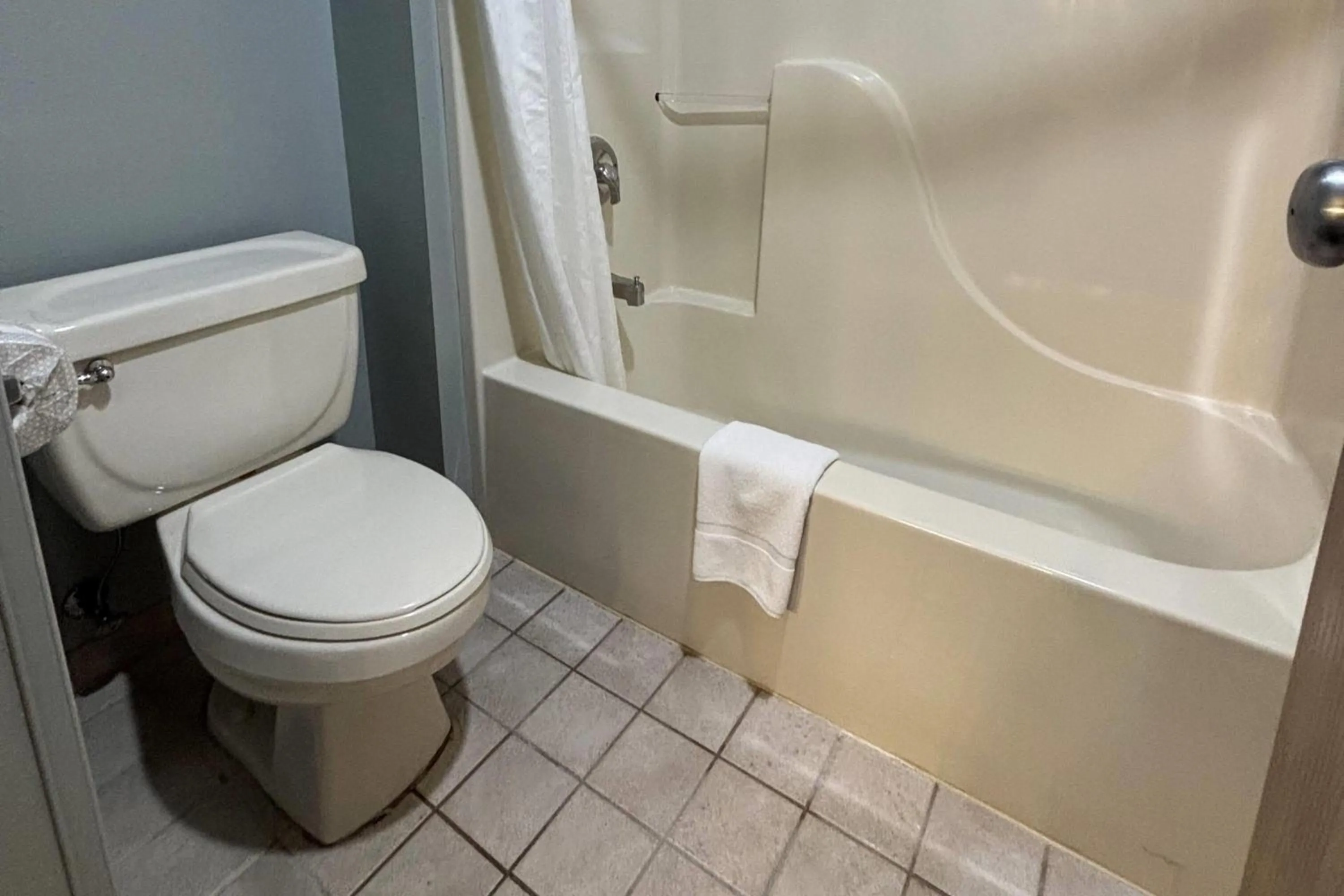 Bathroom in Baymont by Wyndham Litchfield