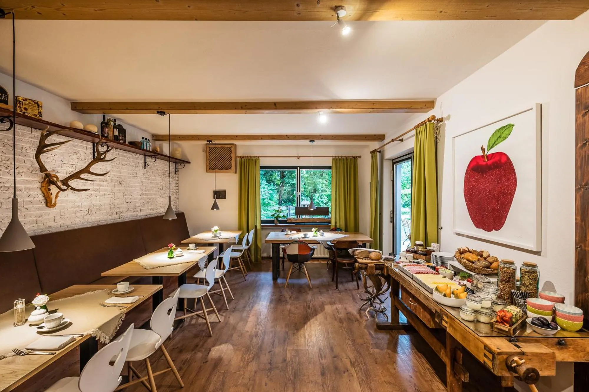 Restaurant/places to eat in Das Halali - dein kleines Hotel an der Zugspitze