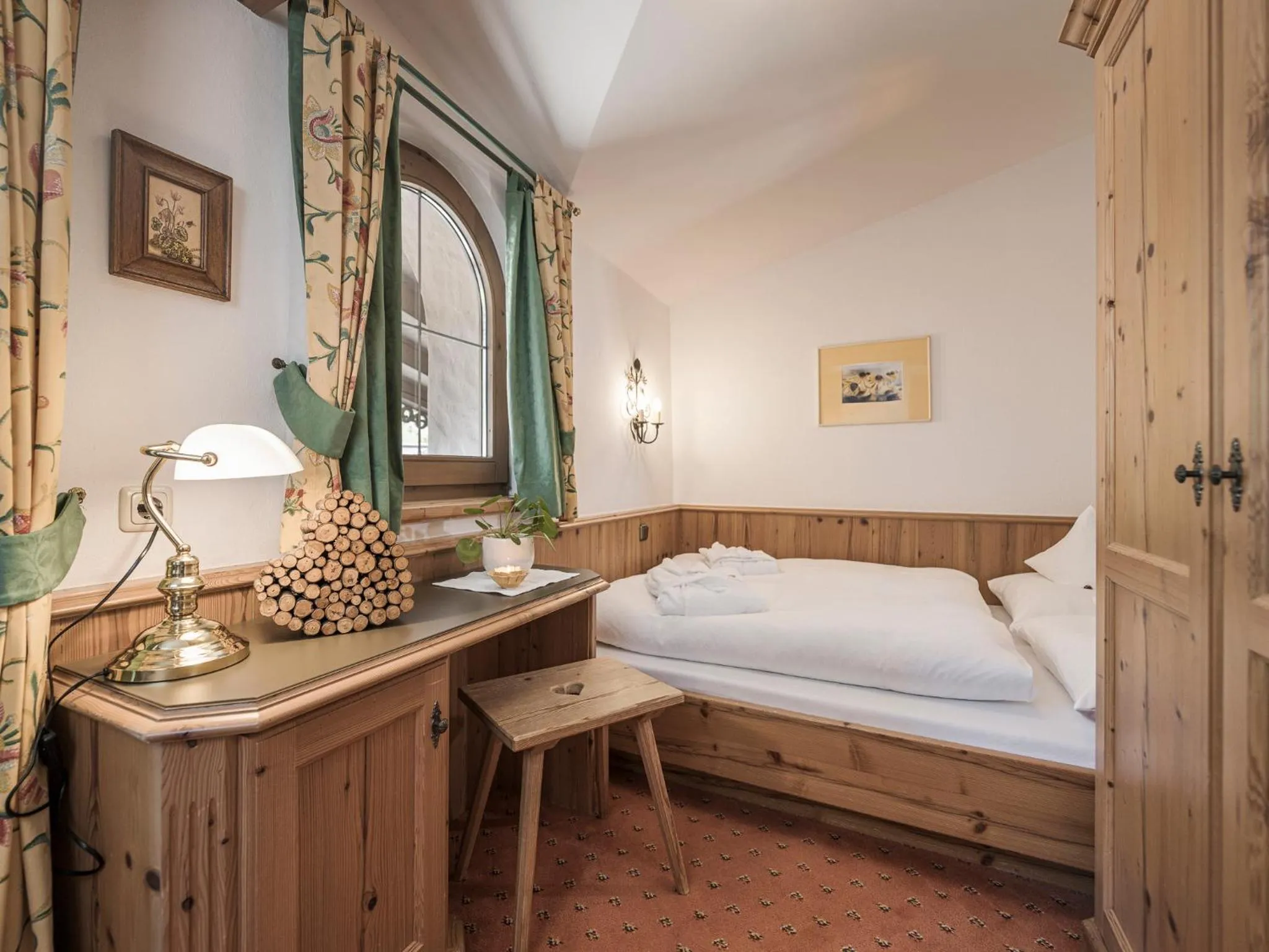 Bedroom, Bed in Apparthotel "Landhaus Veronika"