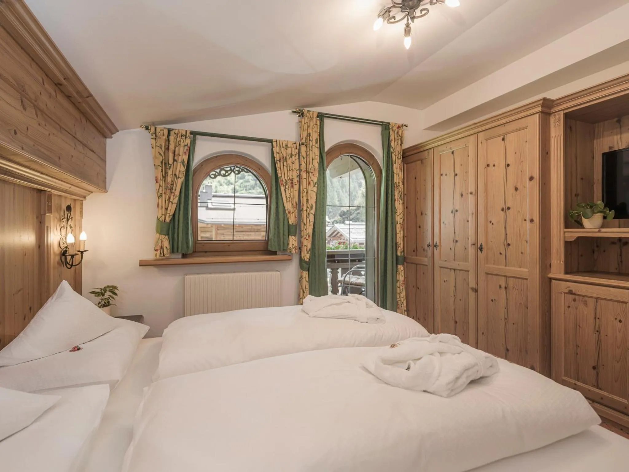 Bedroom, Bed in Apparthotel "Landhaus Veronika"