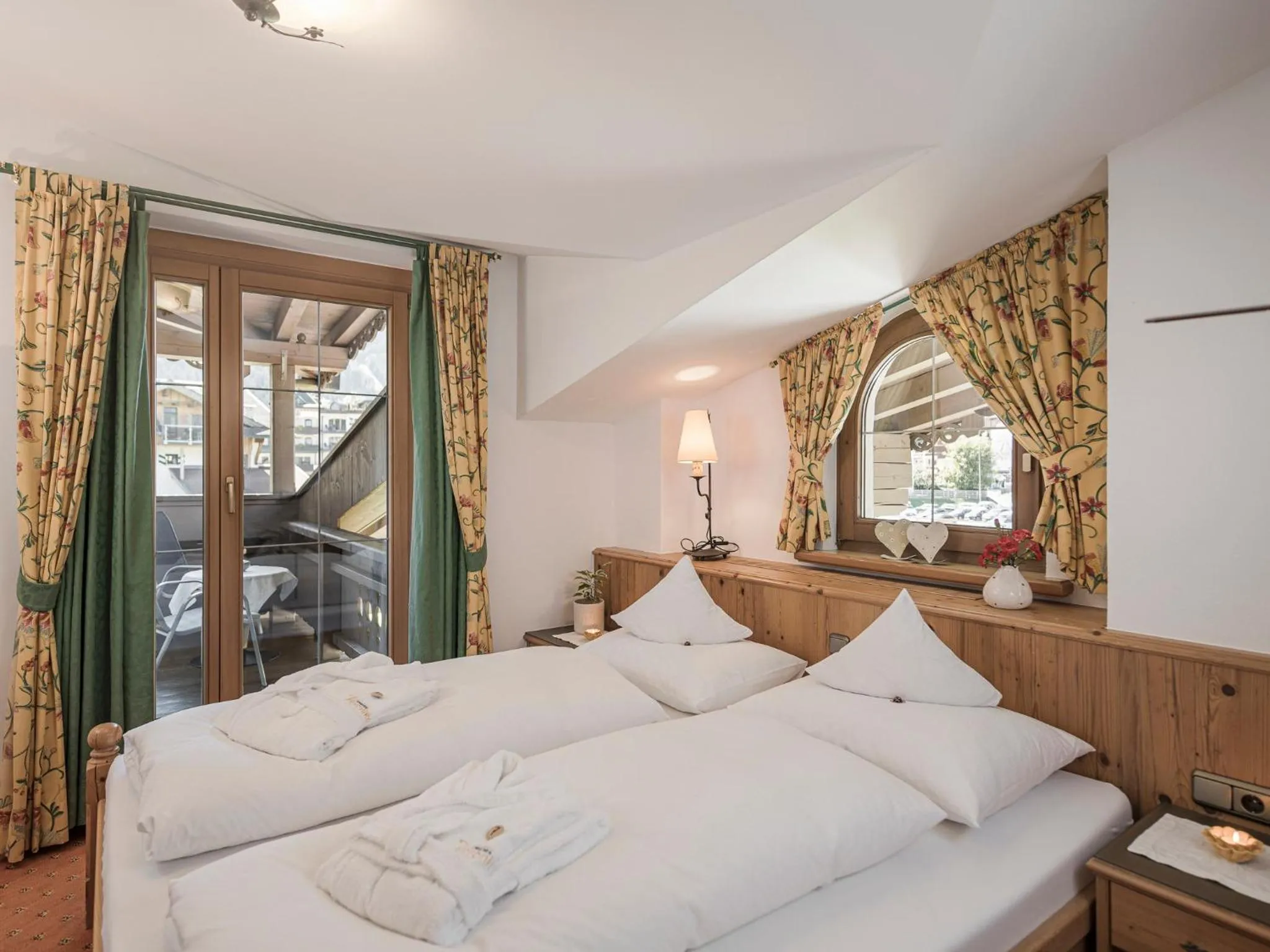 Bedroom, Bed in Apparthotel "Landhaus Veronika"