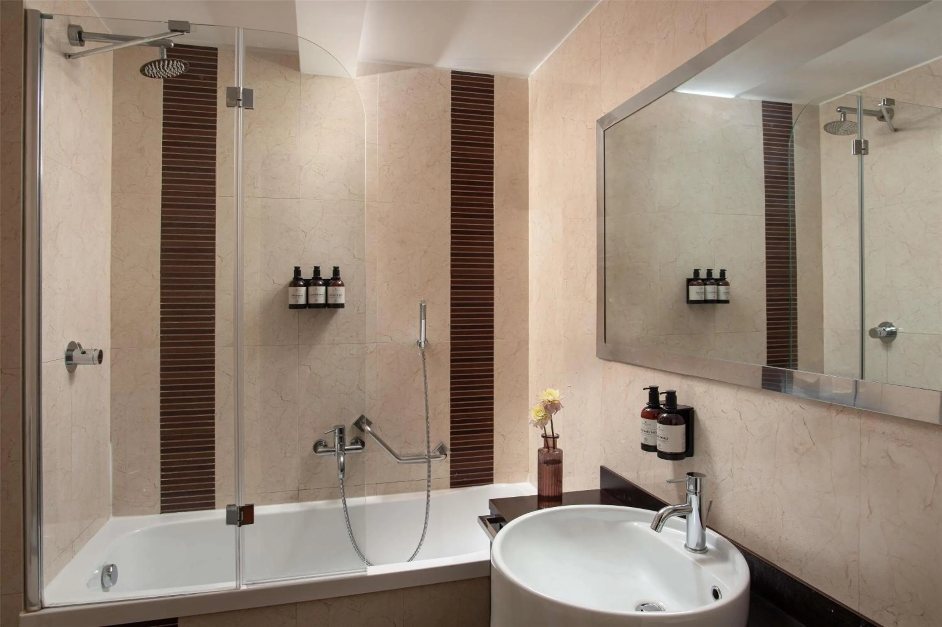 Bathroom in NH Collection Roma Giustiniano