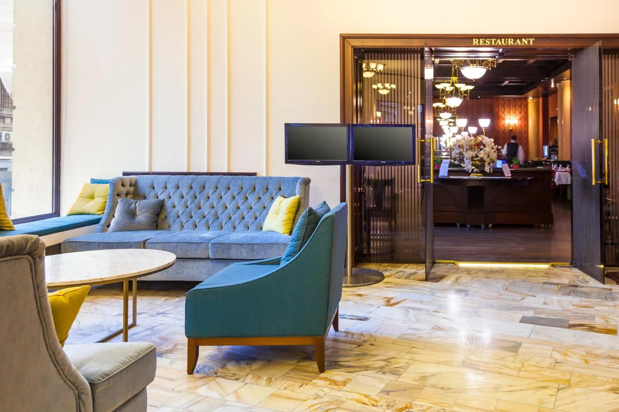 Lobby or reception in Capitol Hotel