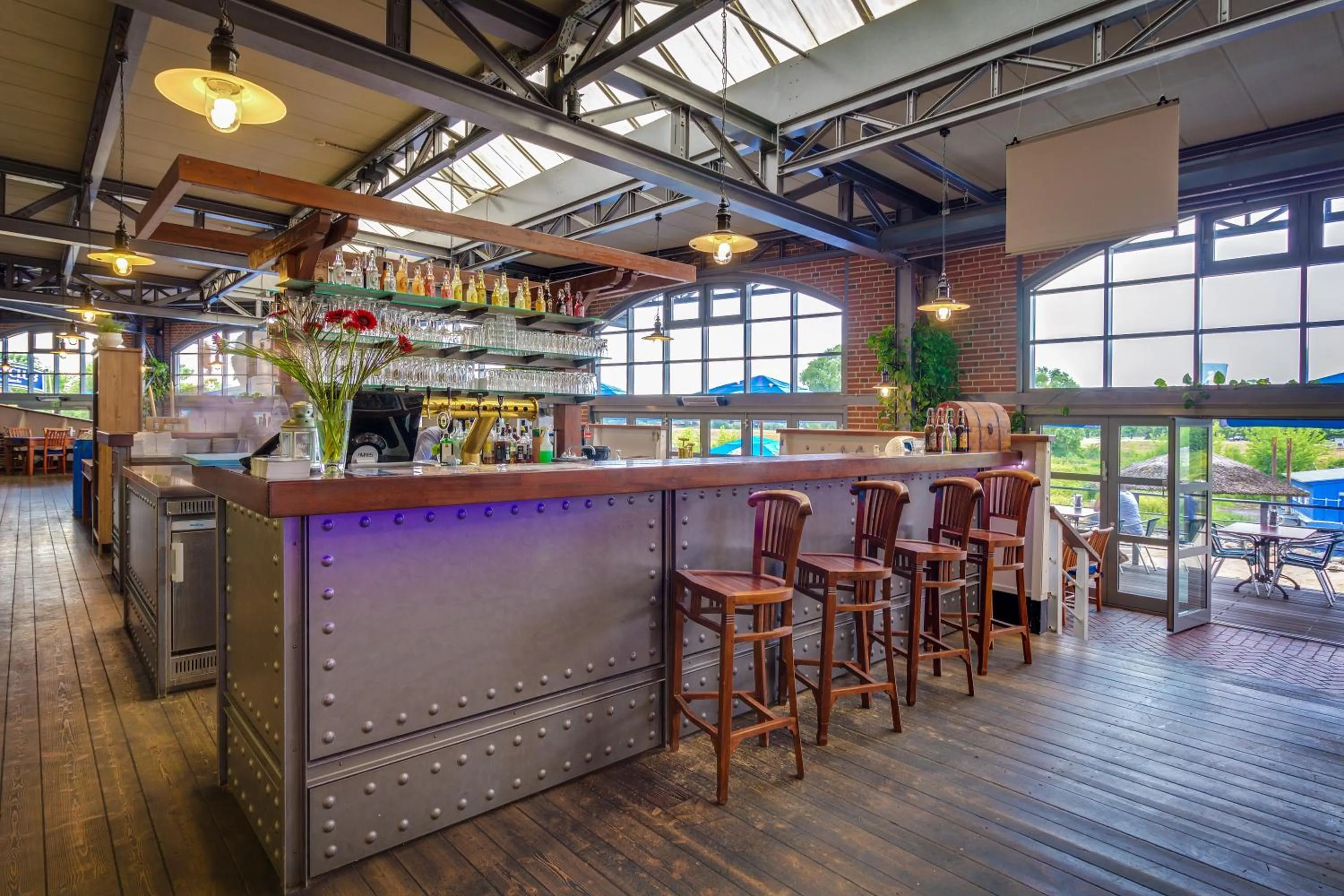 Lounge or bar in Hotel Dömitzer Hafen