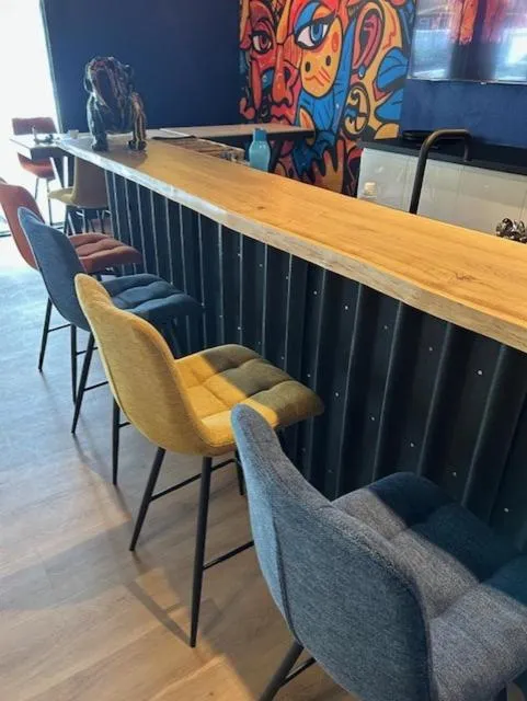 Lounge or bar in Hotel Restaurant Kyriad Brive Centre