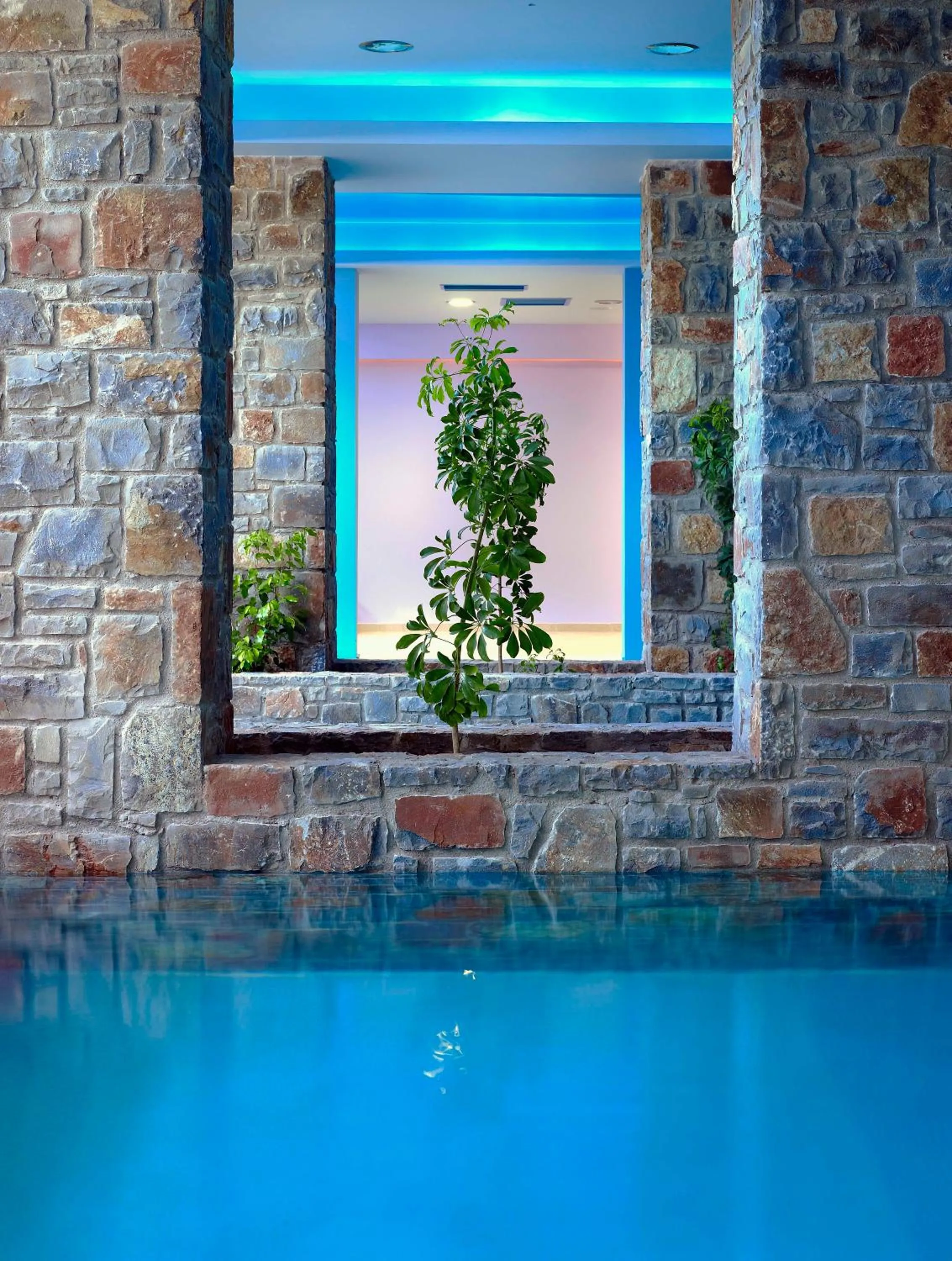 Swimming pool in Filion Suites Resort & Spa