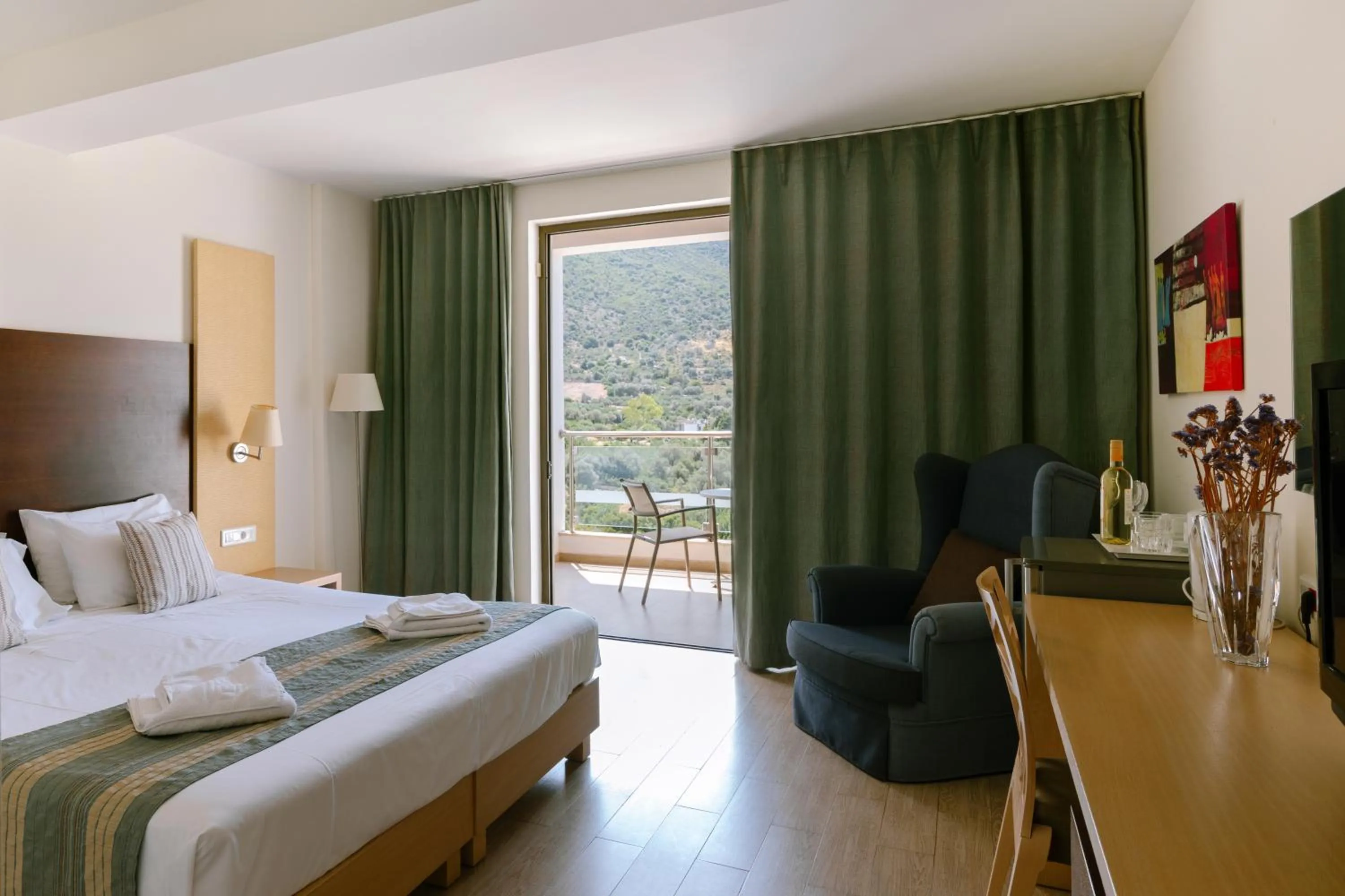 Bed in Filion Suites Resort & Spa