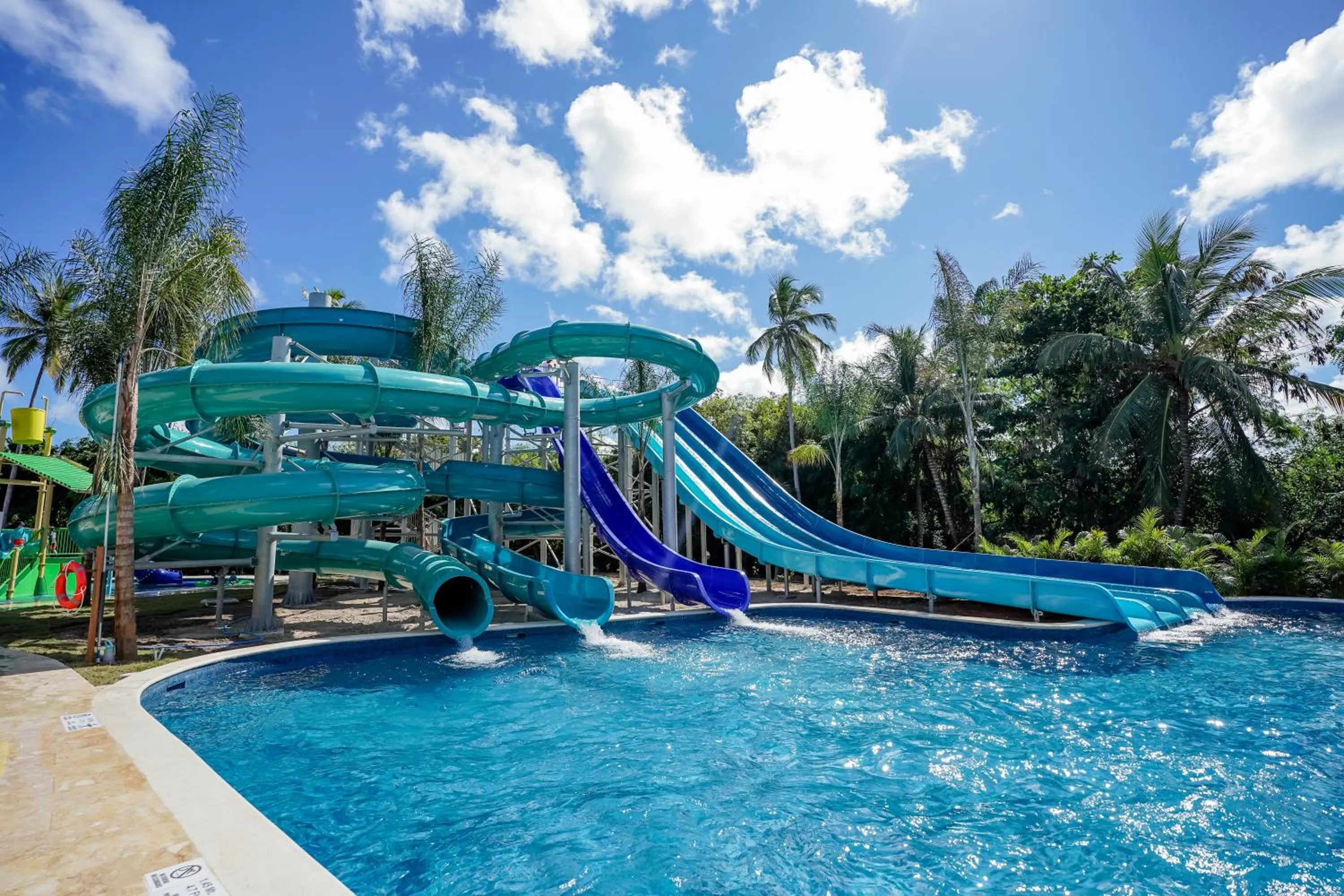 Swimming pool in Dreams Royal Beach Punta Cana - All Inclusive