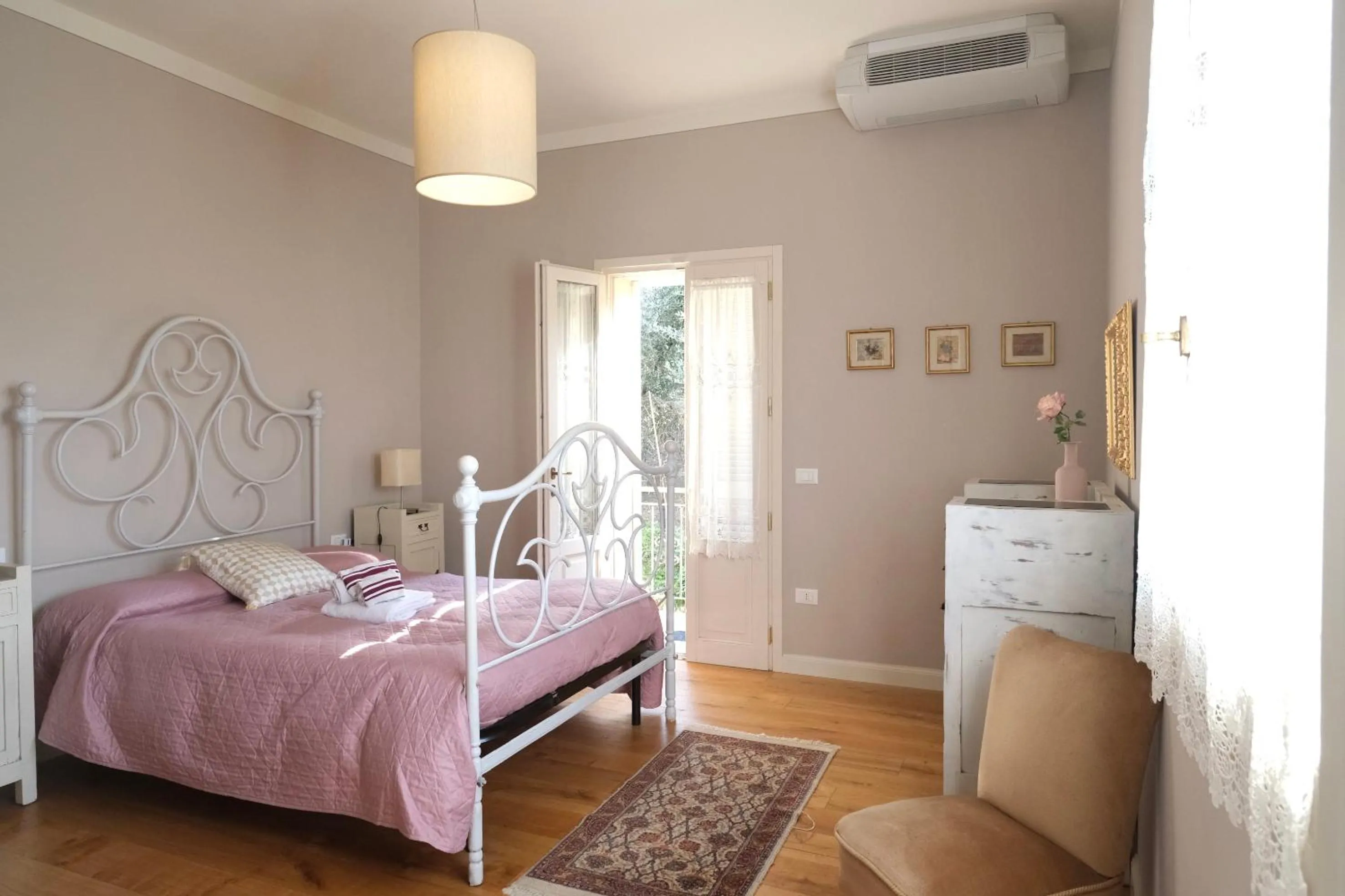 Photo of the whole room, Bed in B&B Orsobigio