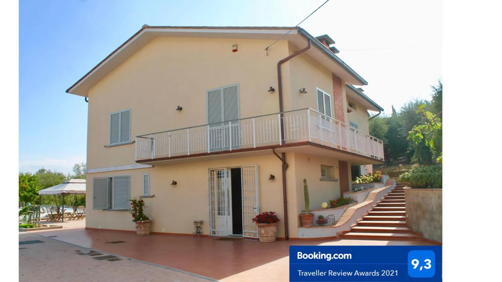 Property building in B&B Orsobigio