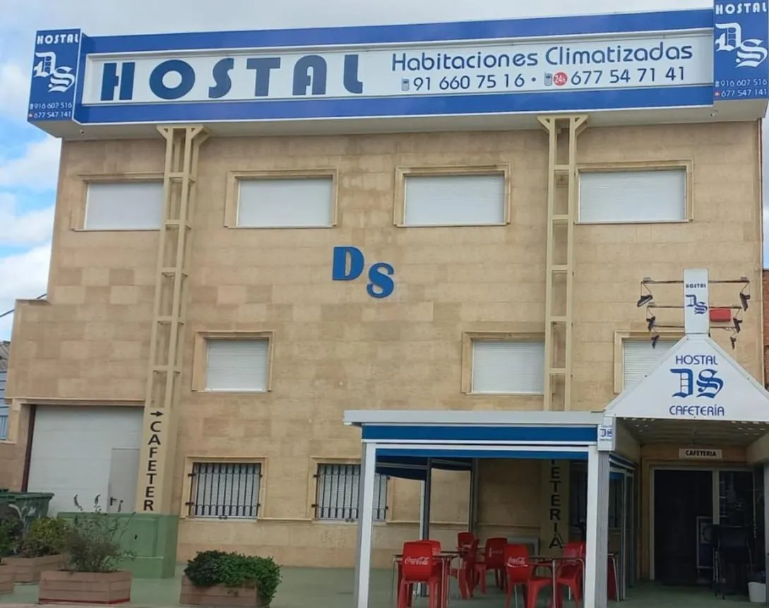 Logo/Certificate/Sign in Hostal DS