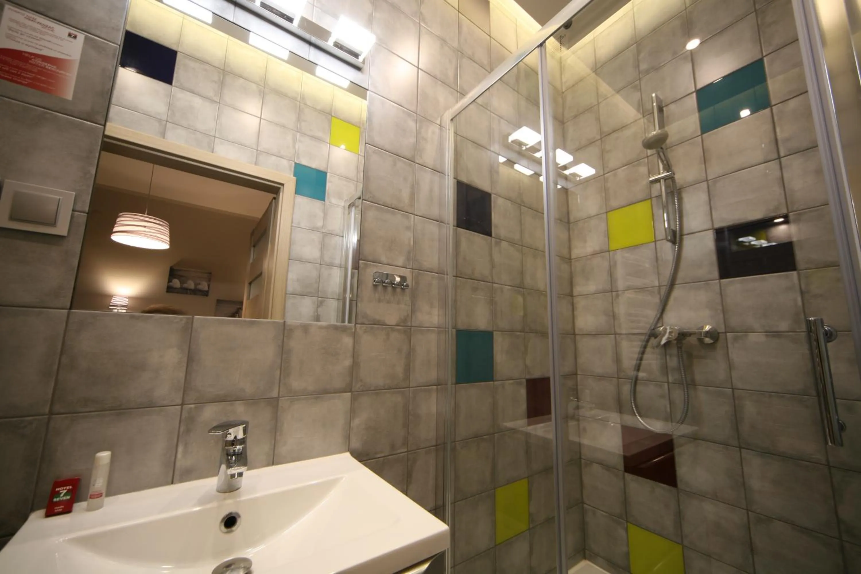 Shower in Hotel Seven 7