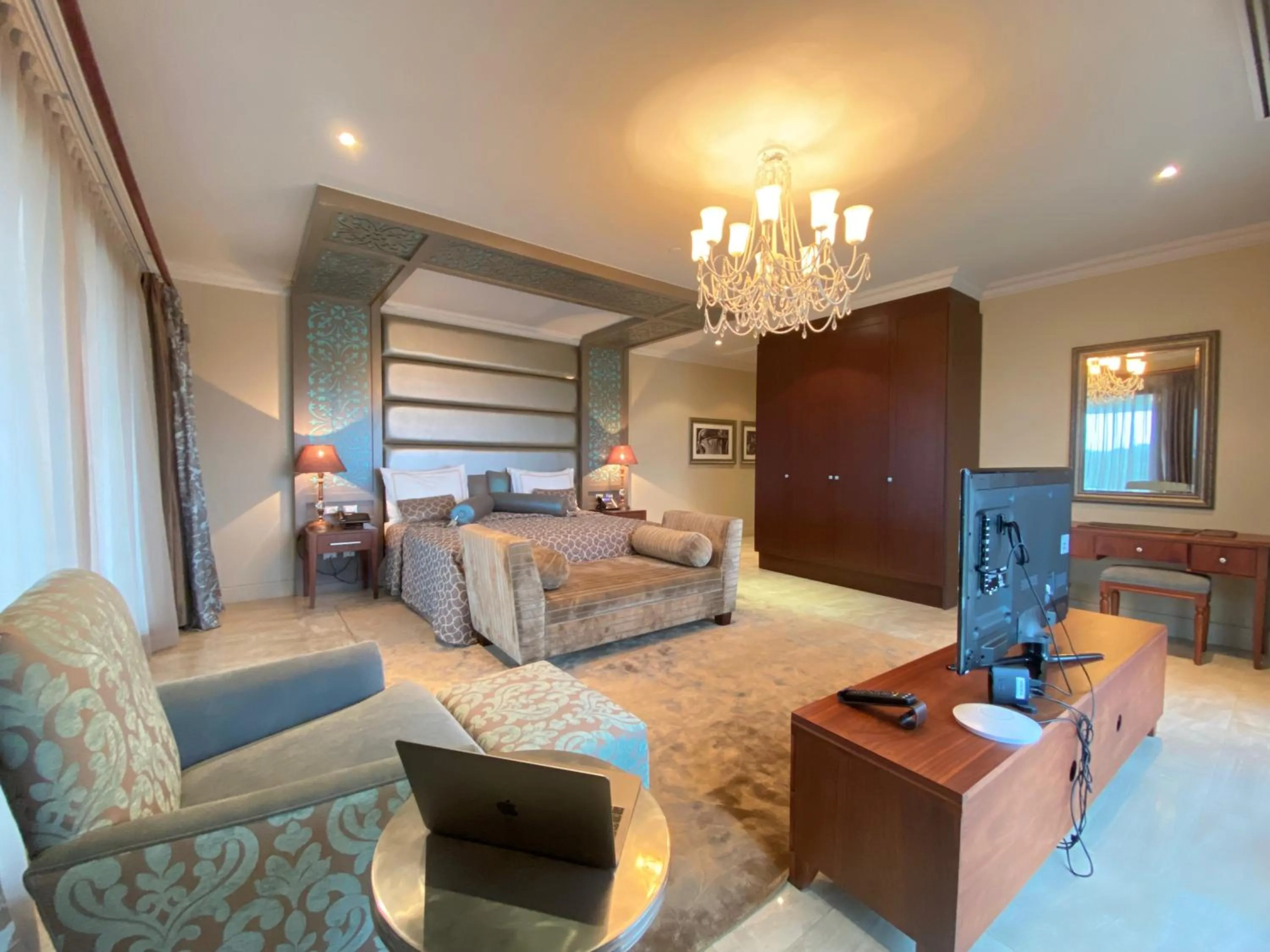 Bed in Grand Hotel Djibloho