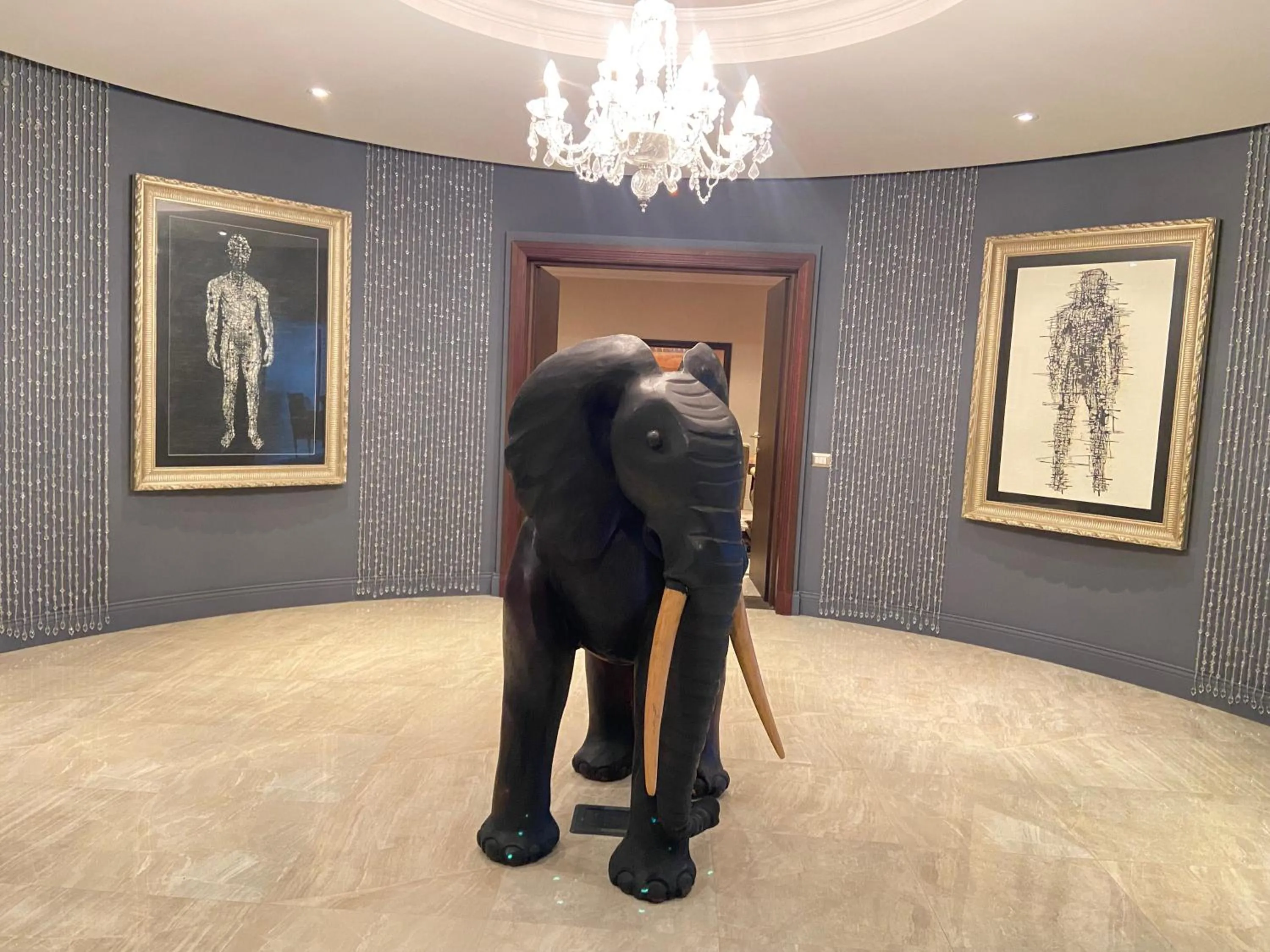 Decorative detail in Grand Hotel Djibloho