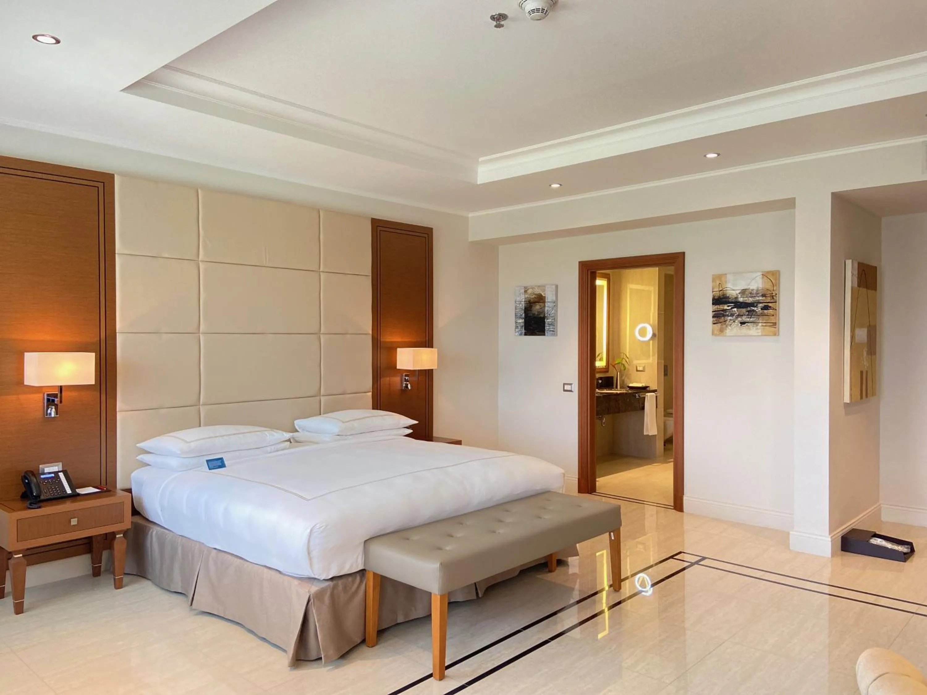 Bed in Grand Hotel Djibloho