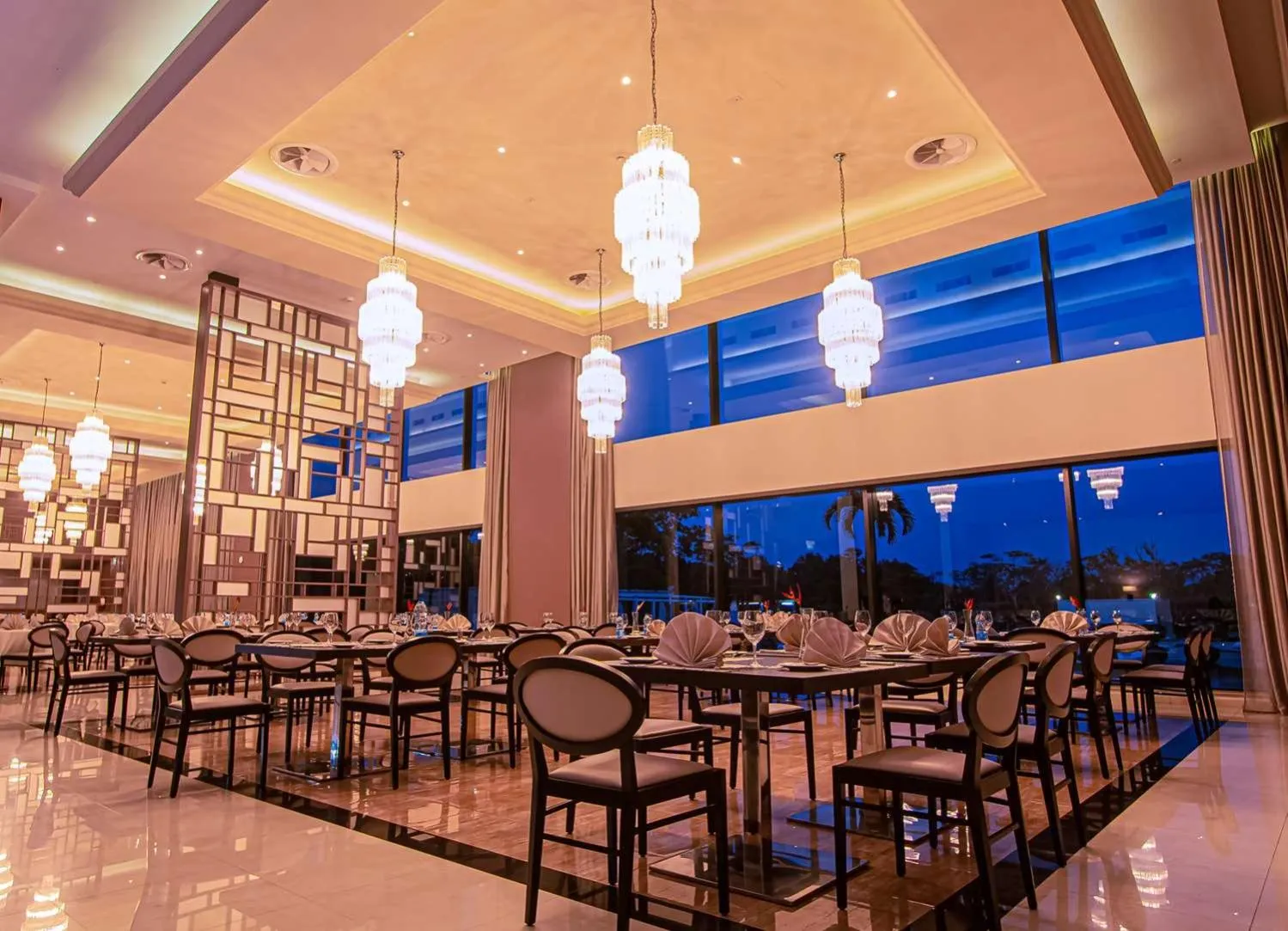 Restaurant/places to eat in Grand Hotel Djibloho