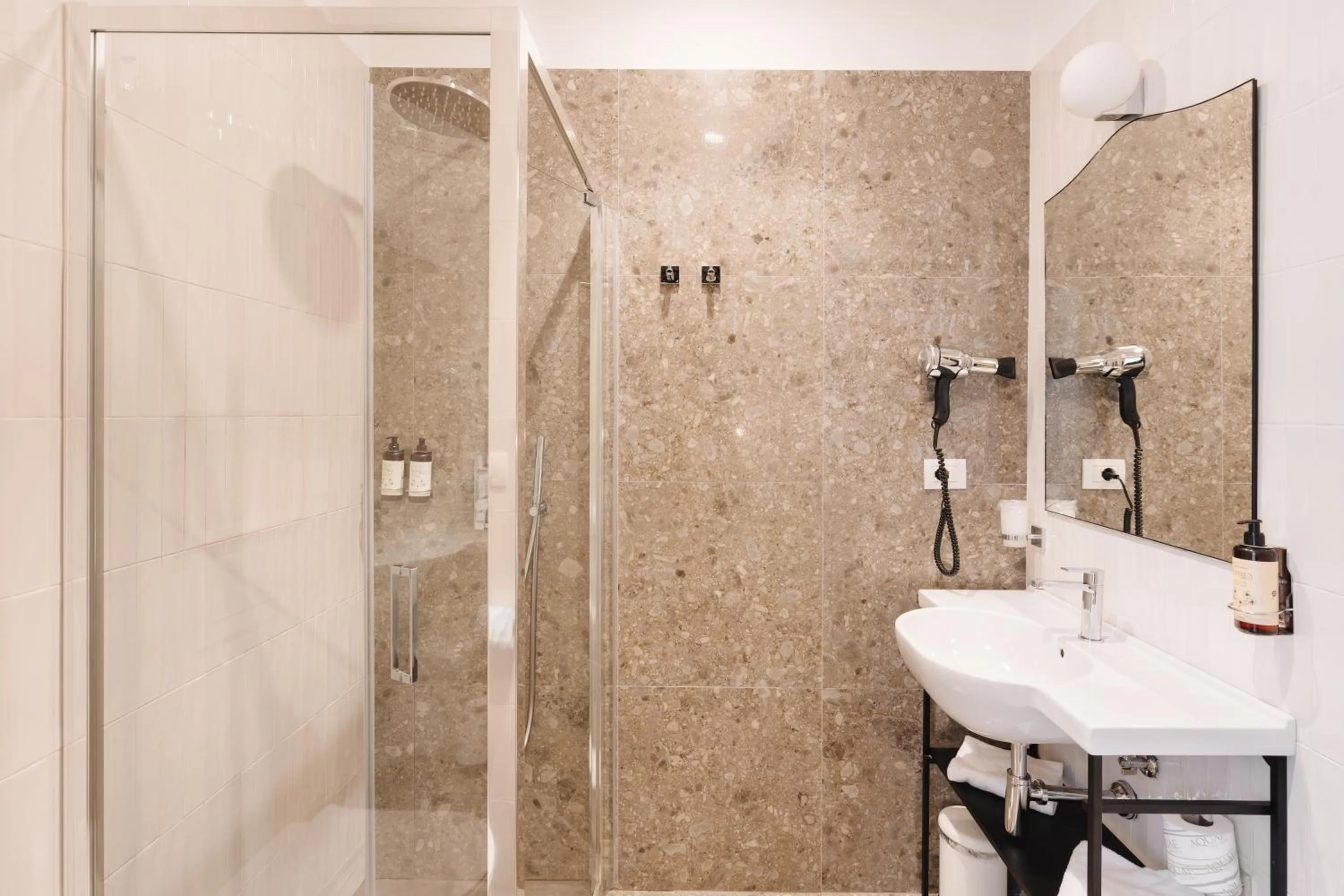 Shower in Deseo Home