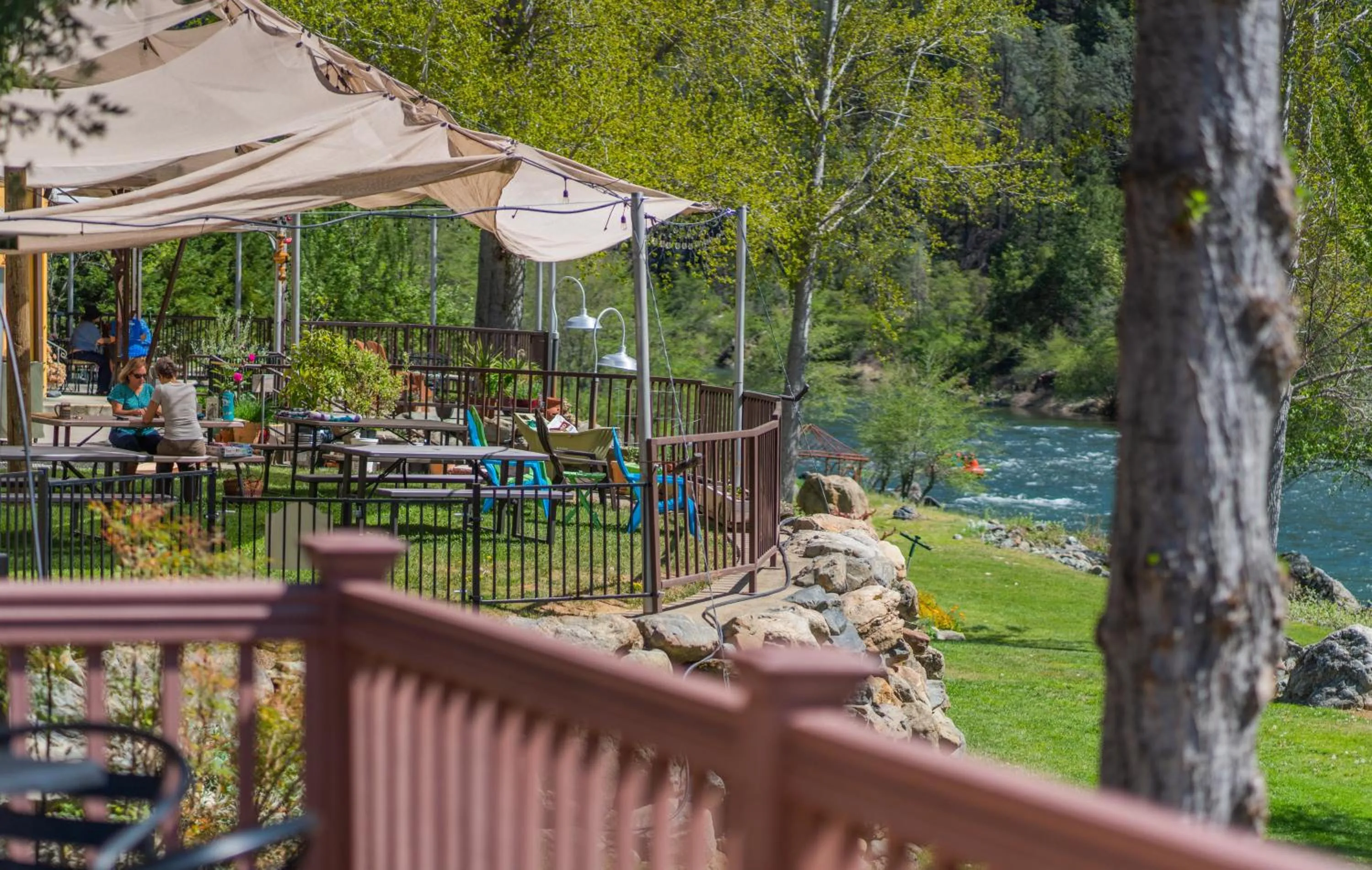 Property building in Strawhouse Resorts