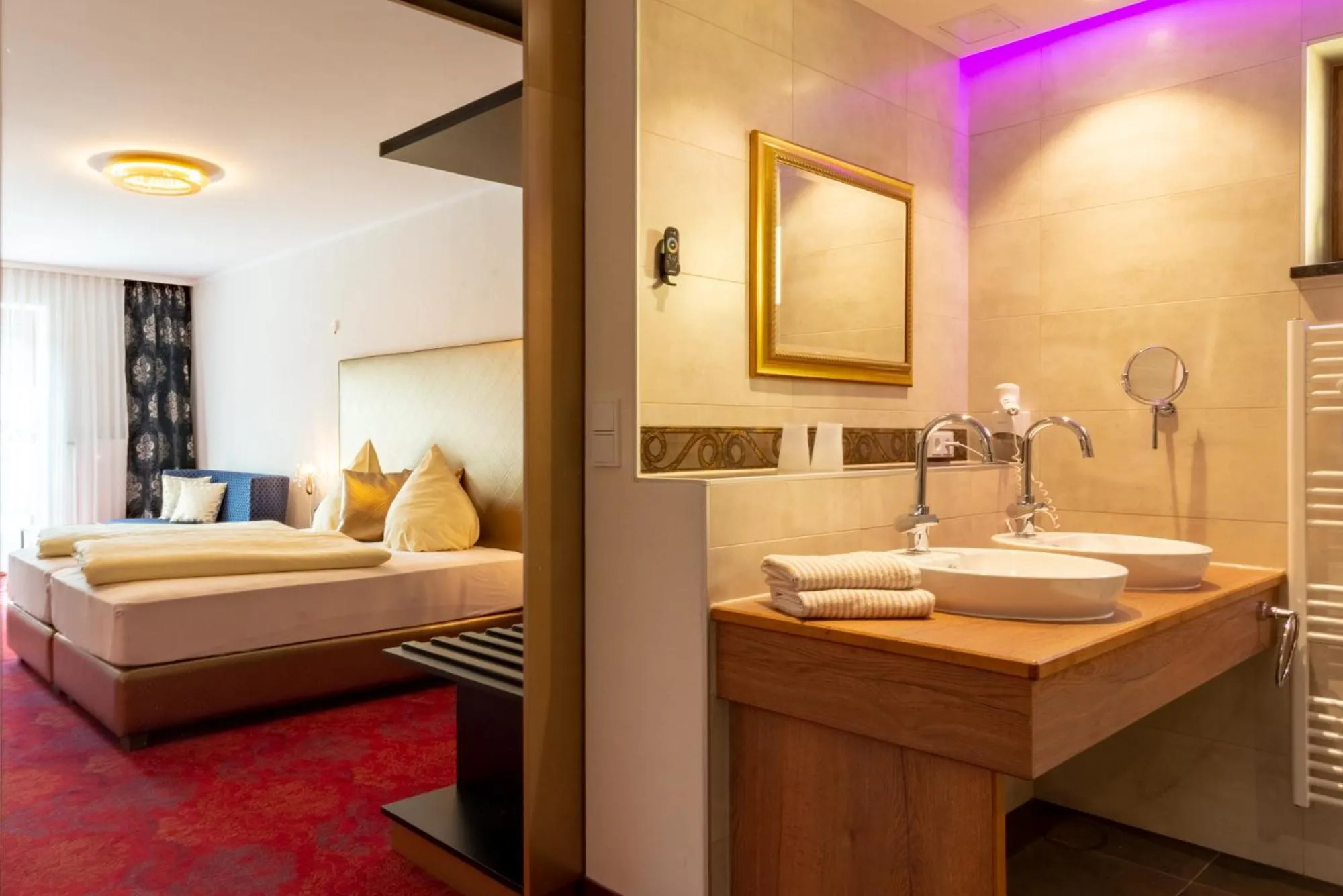 Photo of the whole room, Bed in Hotel Wurzer