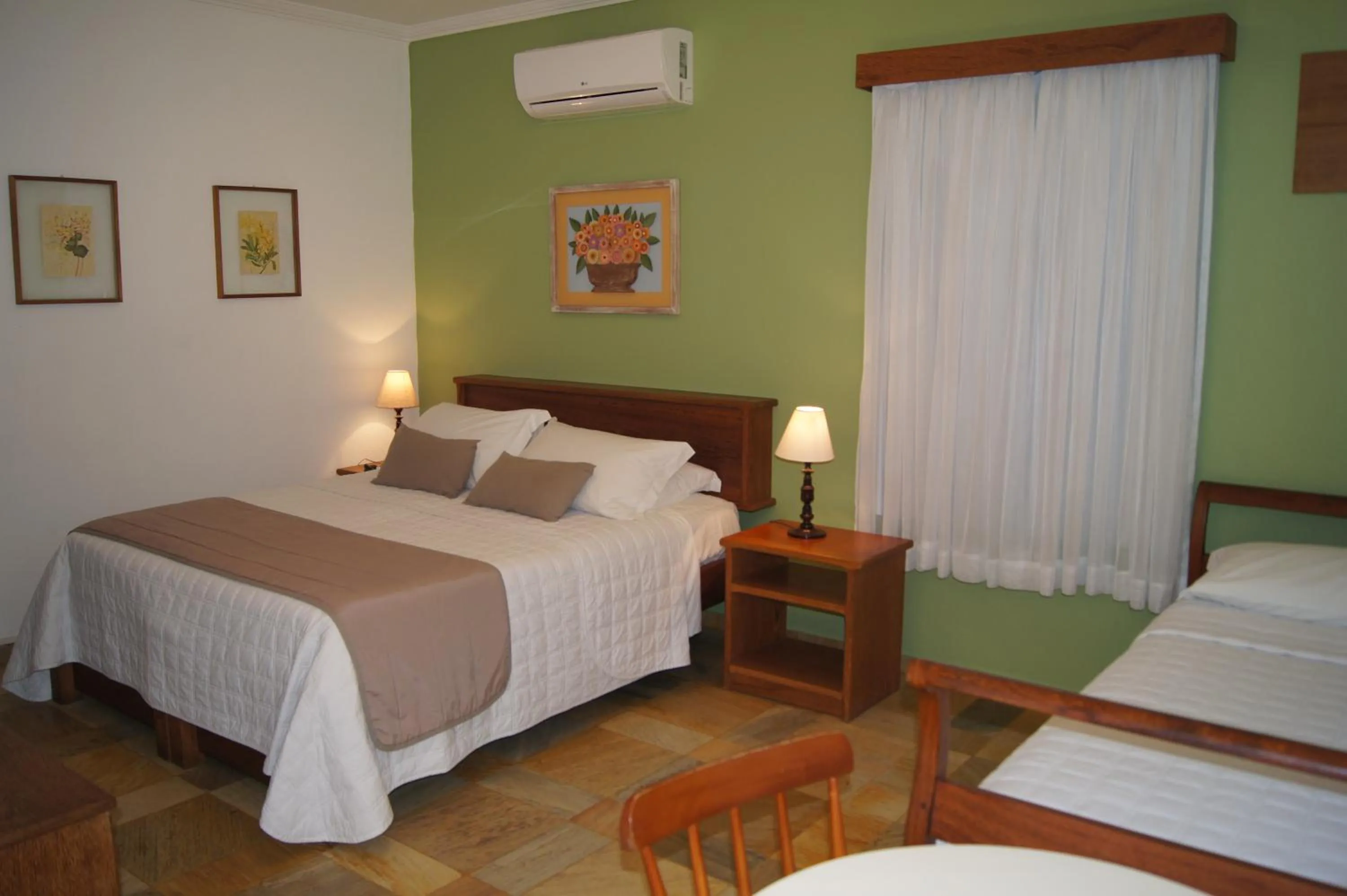 Deluxe Triple Room with Balcony in Pousada Paisagem