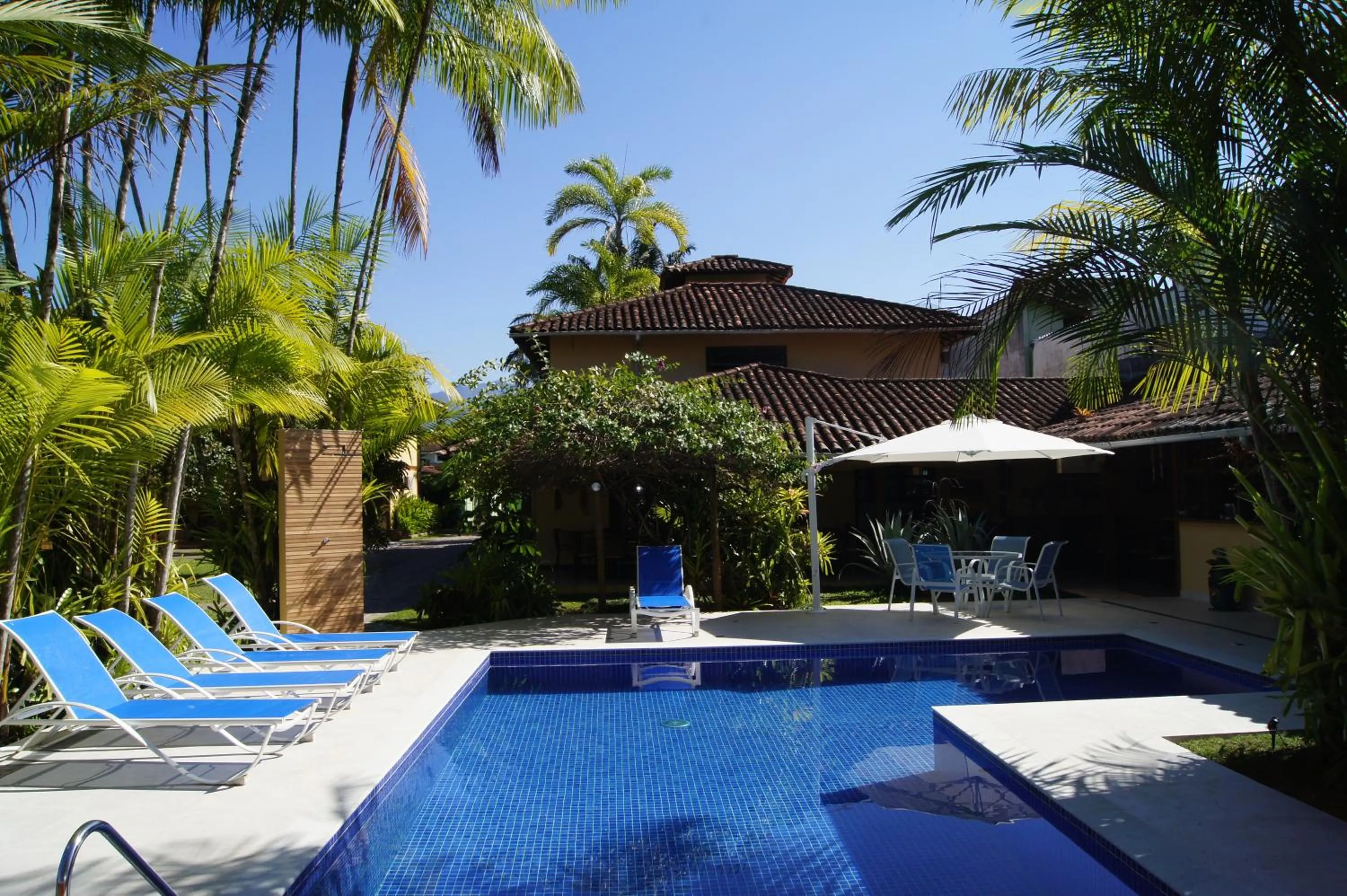 Swimming pool in Pousada Paisagem