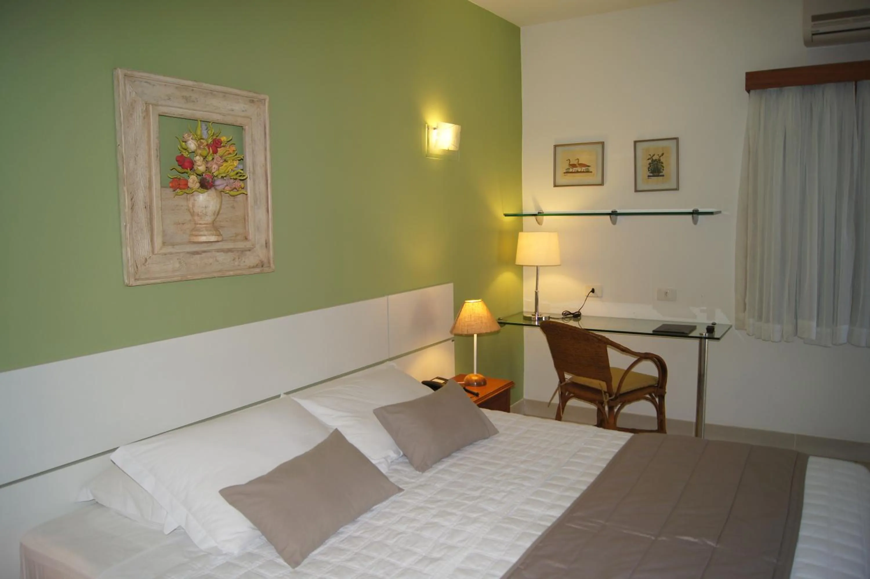 Photo of the whole room, Bed in Pousada Paisagem