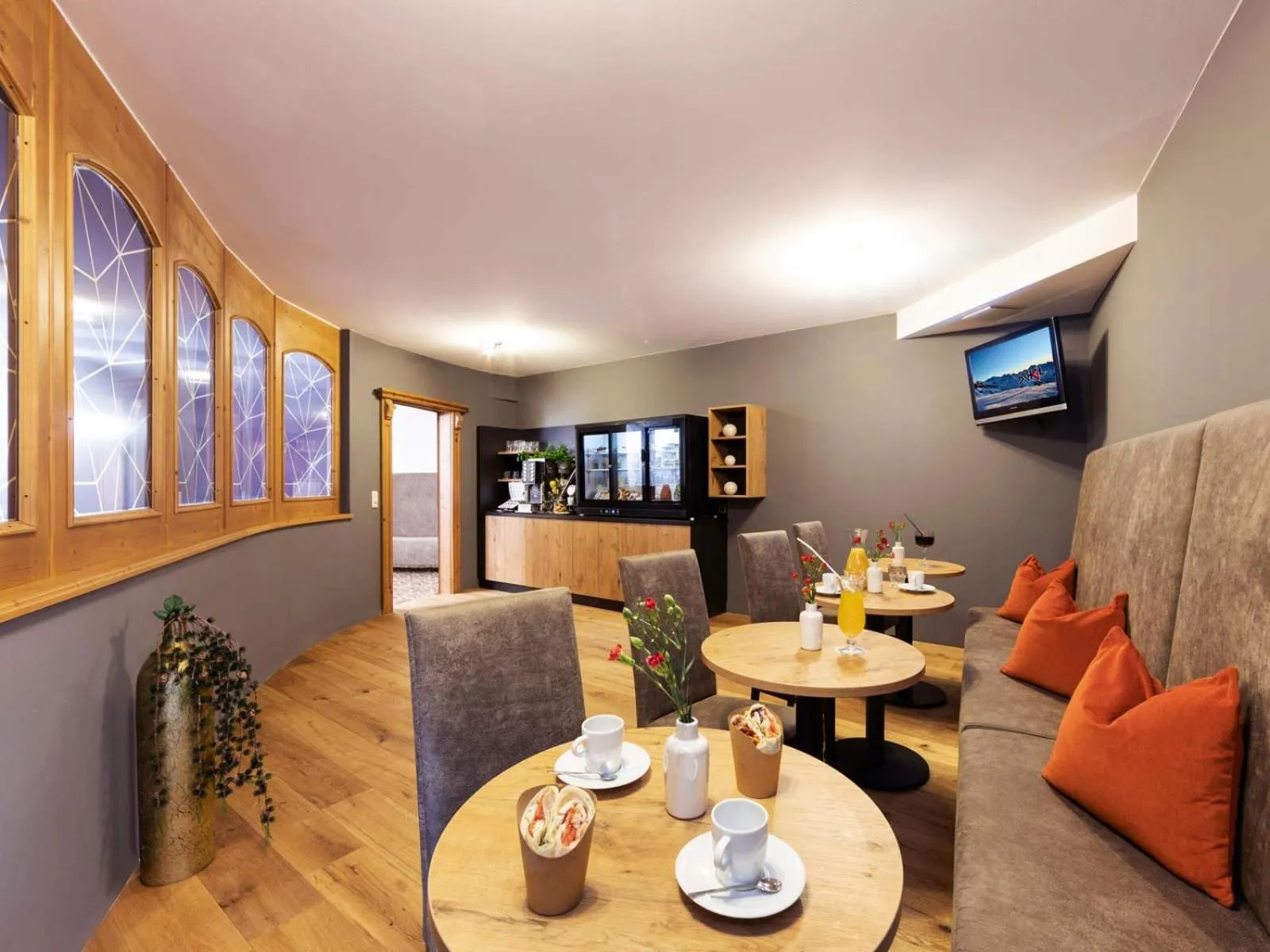 Communal lounge/ TV room in Seiblishof Superior Hotel Ischgl