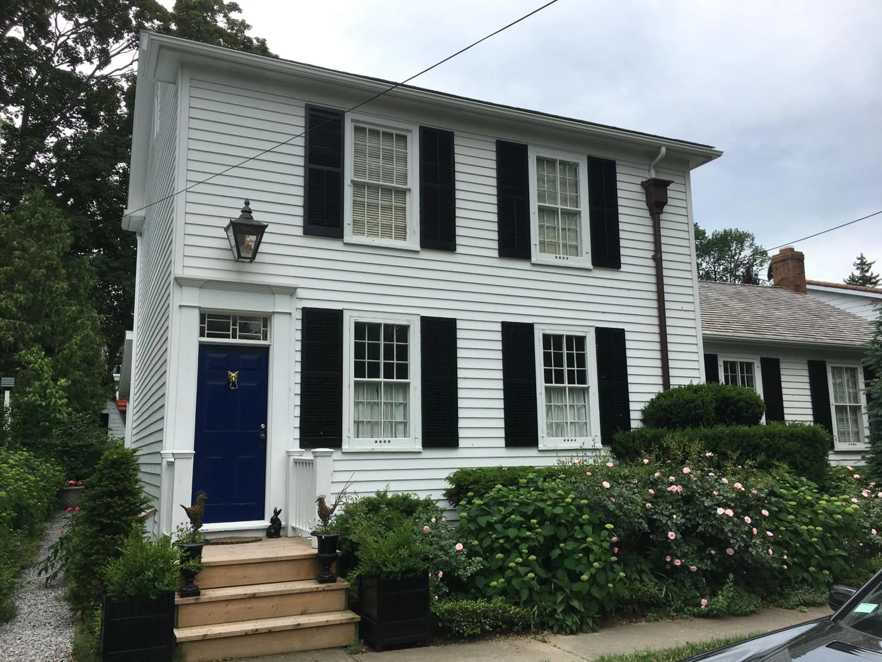 Facade/entrance in Dot's Landing Garden Room