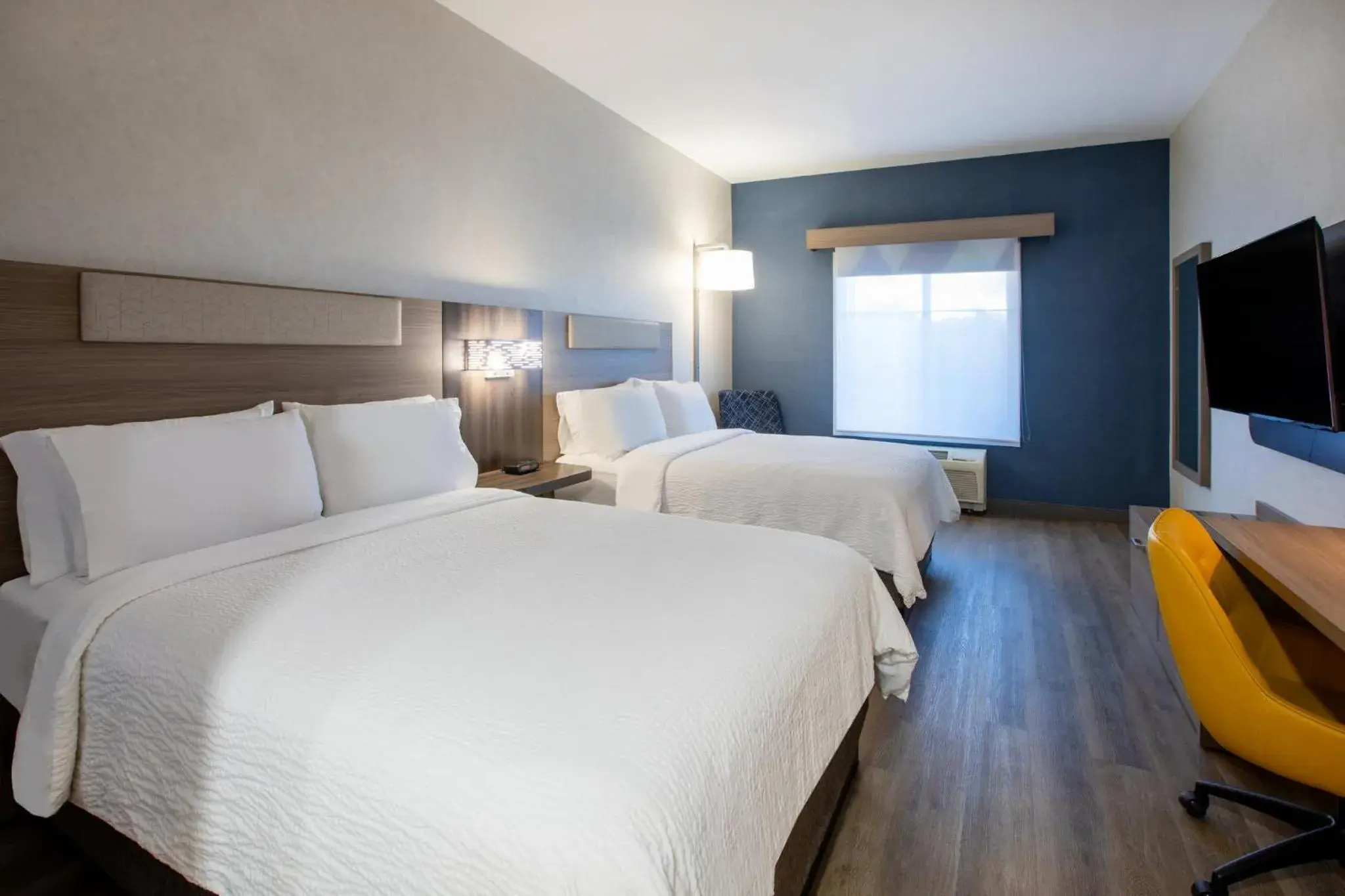 Standard Queen Room with Two Queen Beds and Mobility Accessible Tub in Holiday Inn Express & Suites Lathrop by IHG Standard Queen Room with Two Queen Beds and Mobility Accessible Tub in Holiday Inn Express & Suites Lathrop by IHG