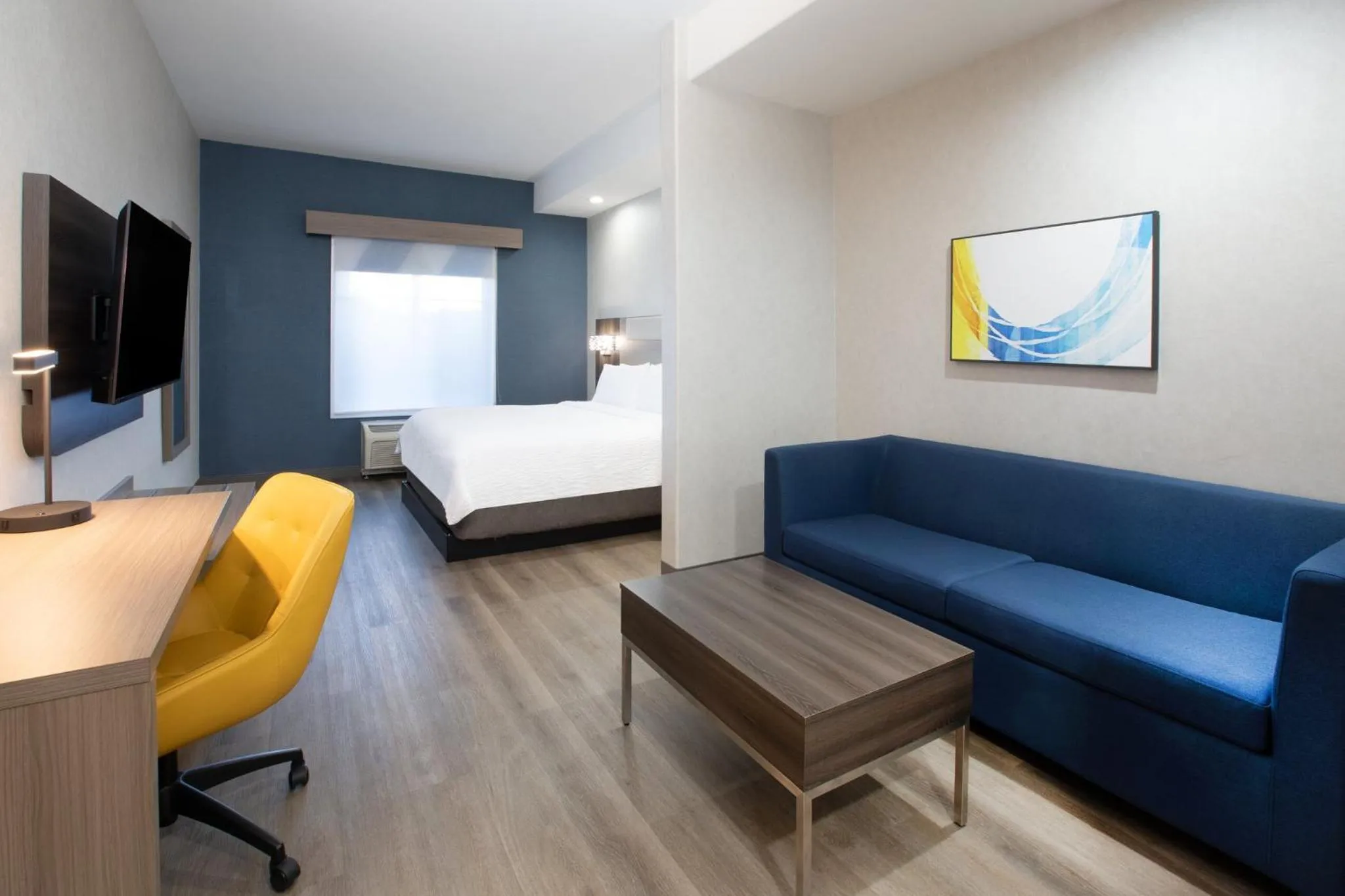 Photo of the whole room, Bed in Holiday Inn Express & Suites Lathrop by IHG