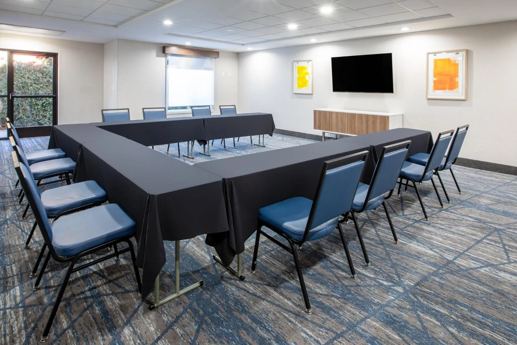 Meeting/conference room in Holiday Inn Express & Suites Lathrop by IHG