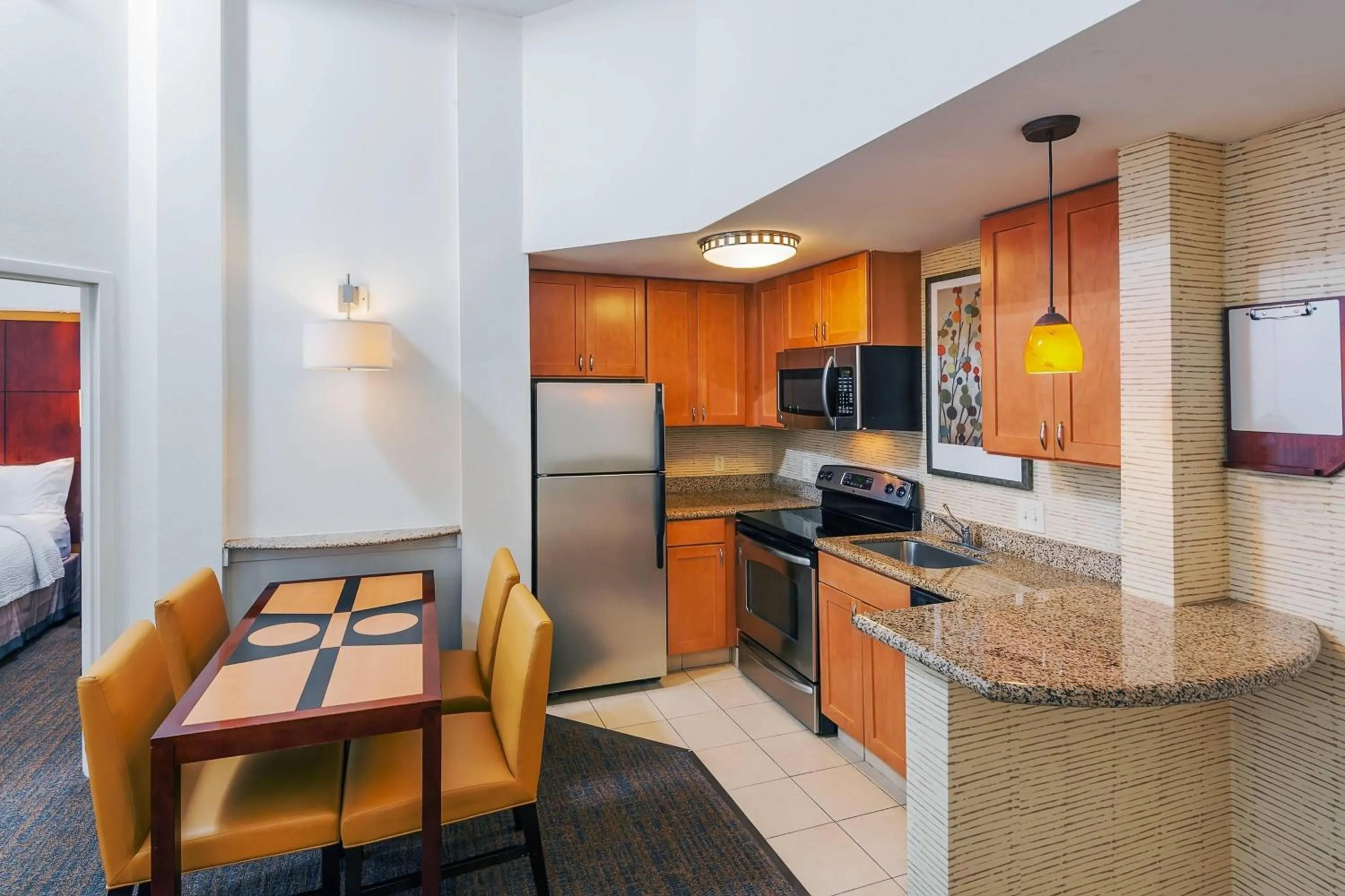 Kitchen or kitchenette in Residence Inn Orlando Airport
