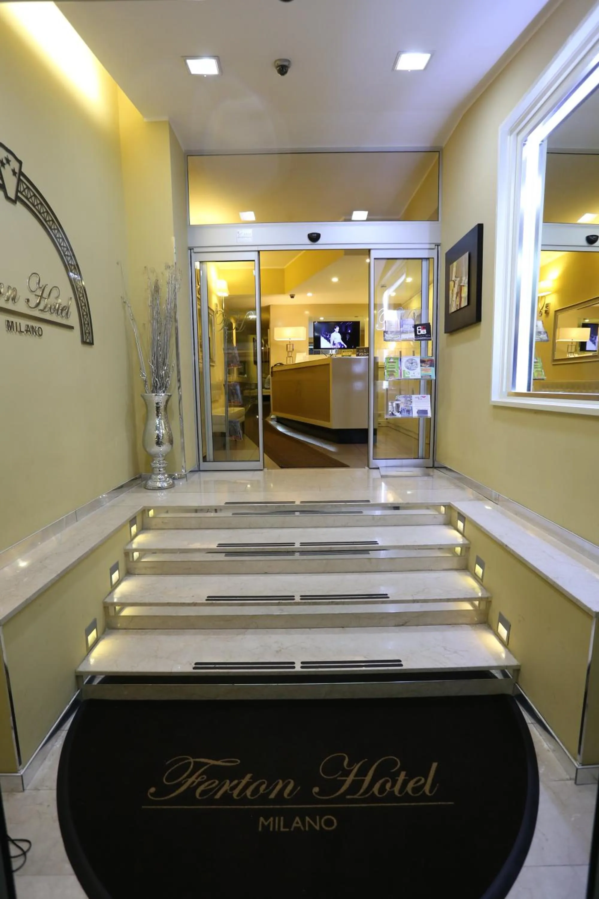 Facade/entrance in Hotel Ferton