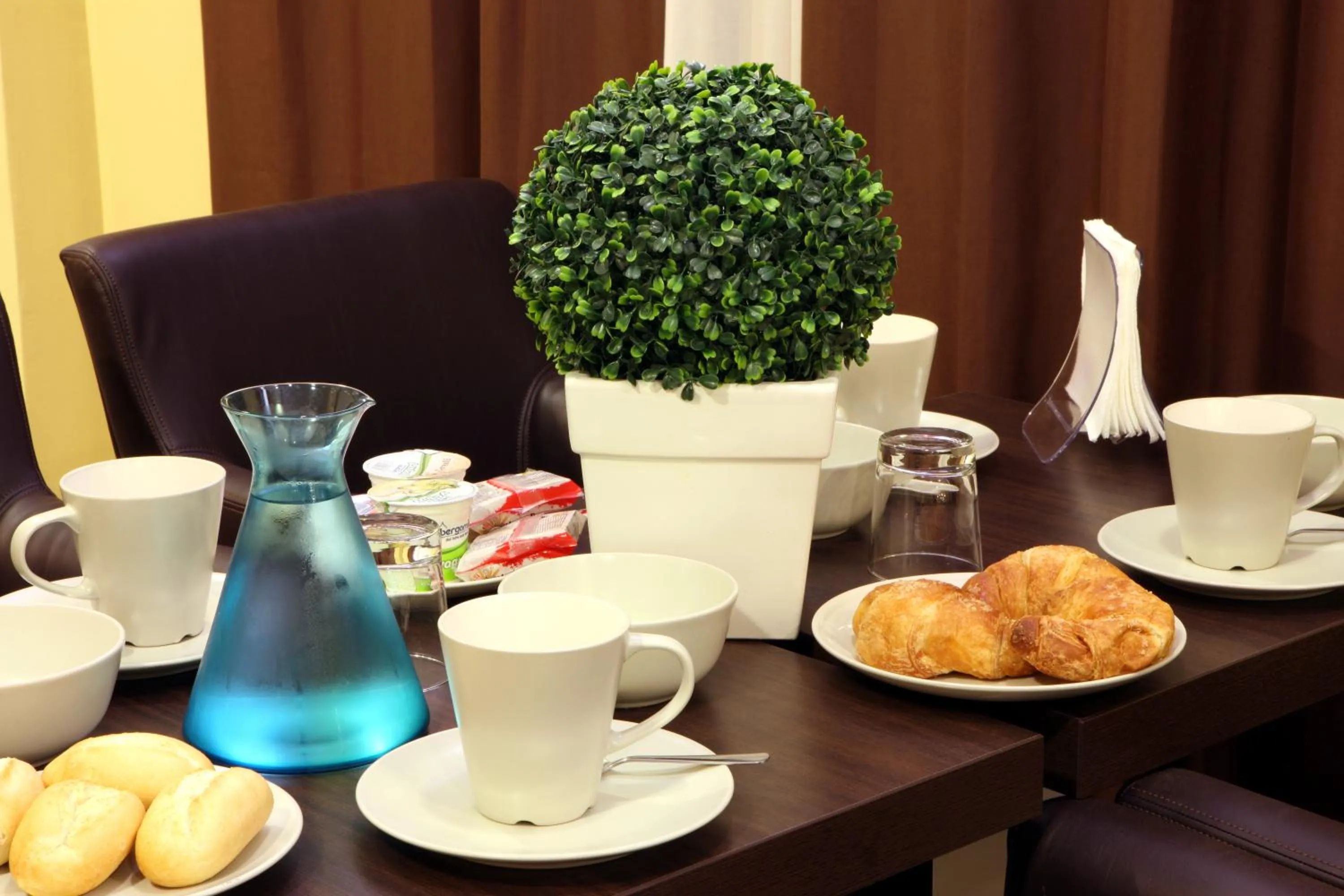 Restaurant/places to eat in Hotel Ferton