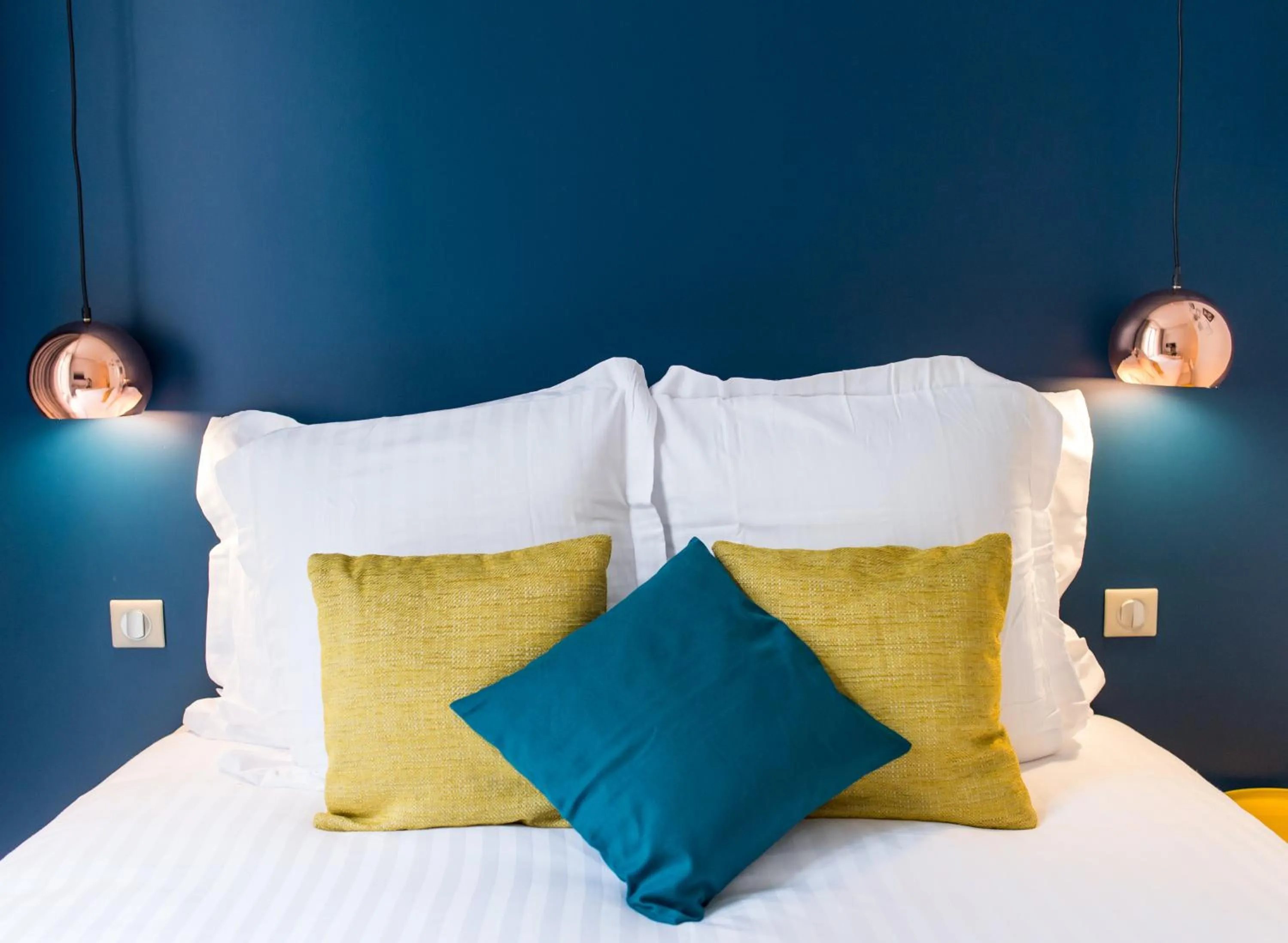 Decorative detail, Bed in 1er Etage Opéra