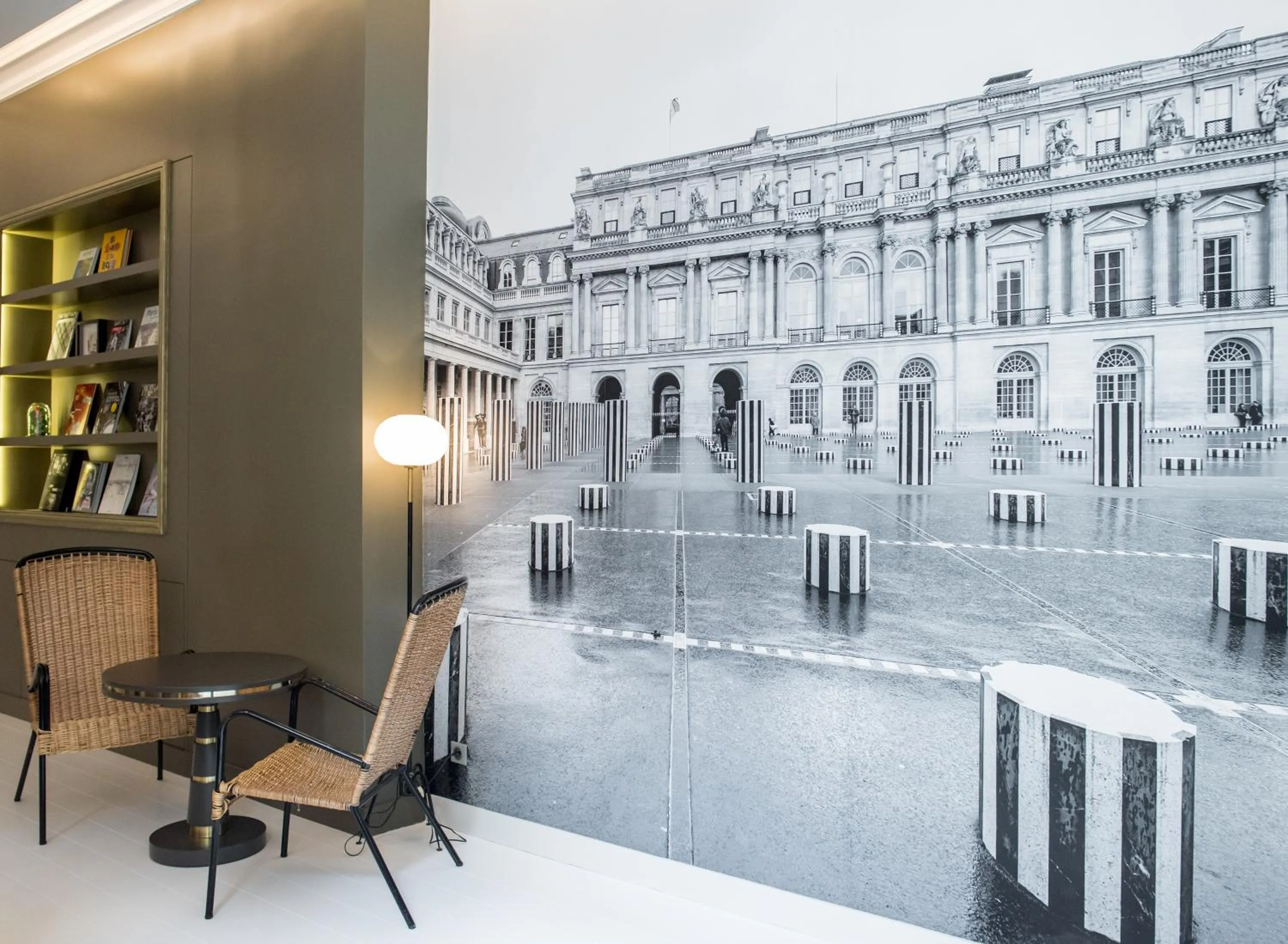 Decorative detail in 1er Etage Opéra