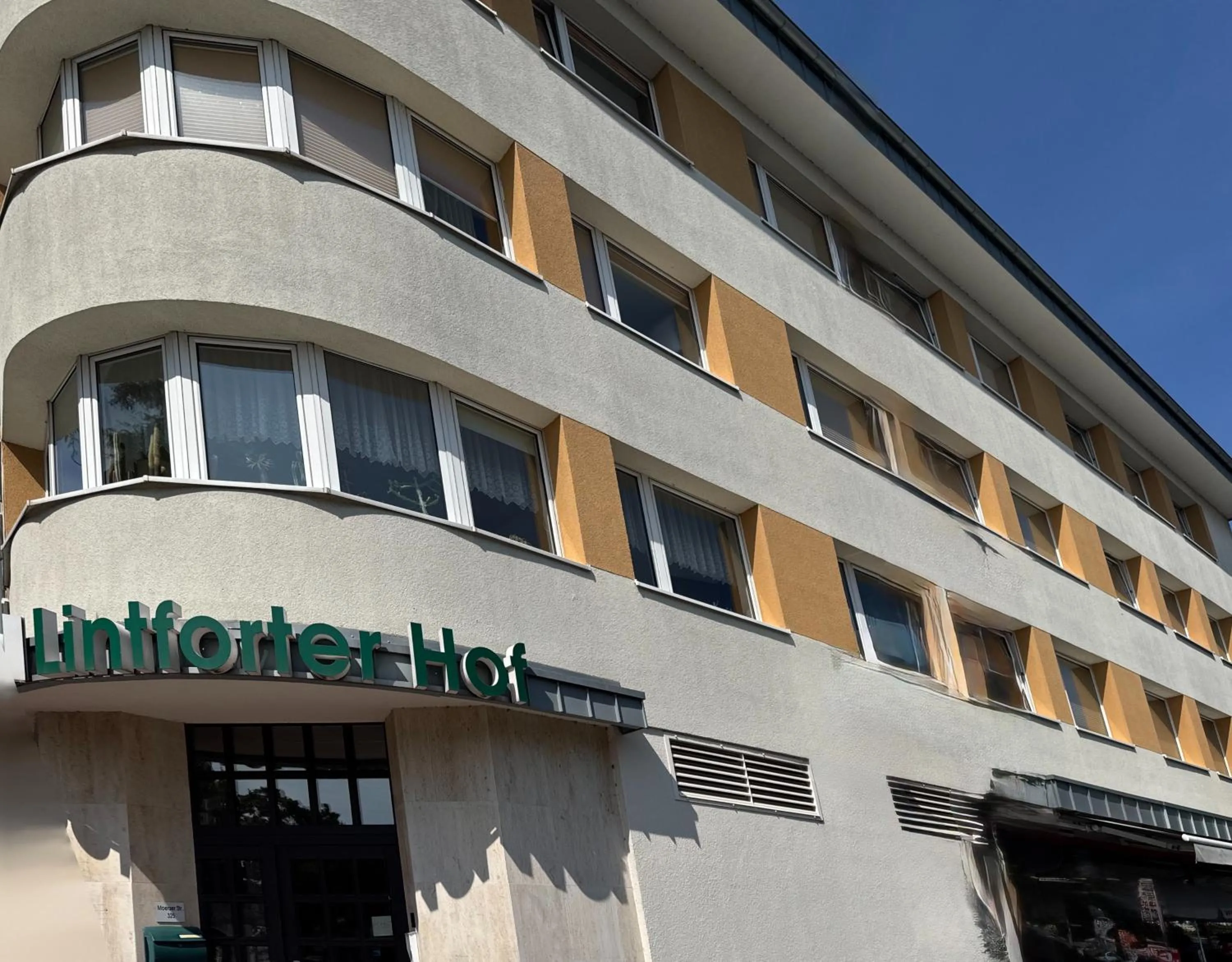 Property building in Hotel Lintforter Hof