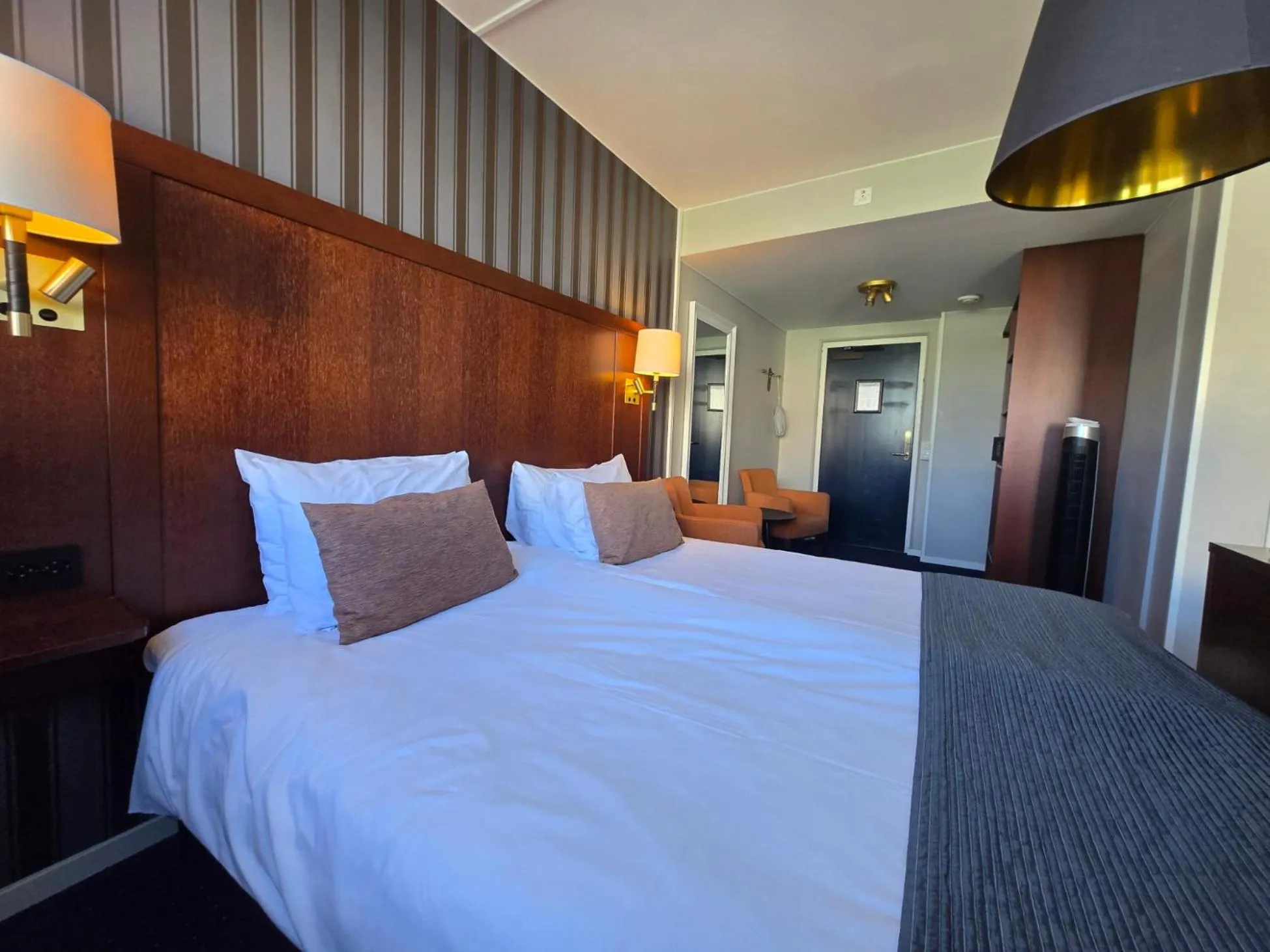 Bed in Vänerport Stadshotell i Mariestad